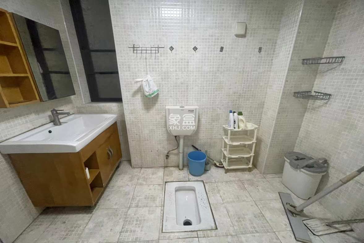 泰山公馆 3室2厅2卫 59.8万 泰山公馆 3室2厅2卫 59.8万室内图