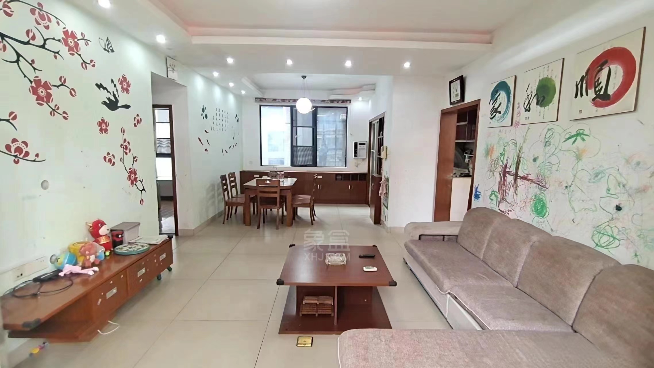 城市风景 3室2厅2卫 72.8万 城市风景 3室2厅2卫 72.8万室内图