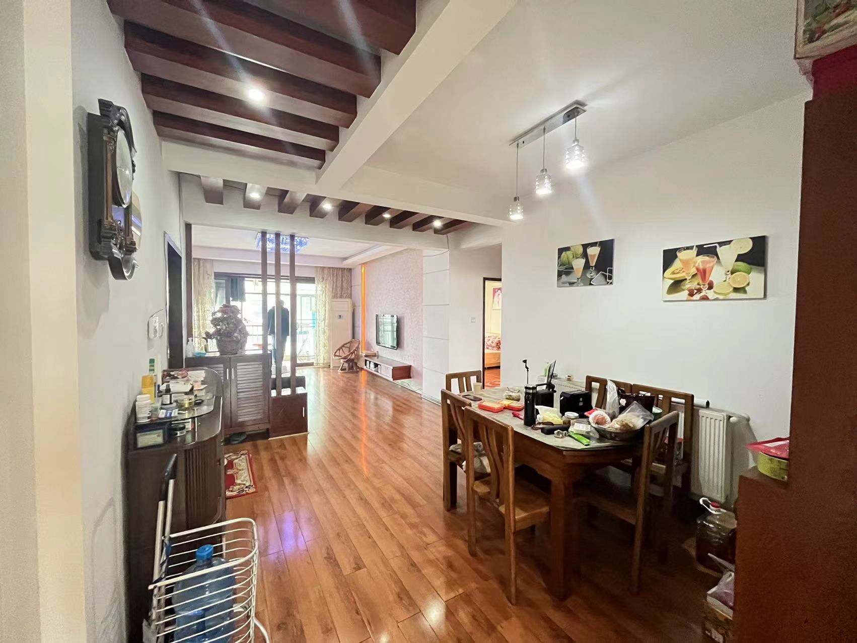 嘉天18号 3室2厅2卫 59.8万 嘉天18号 3室2厅2卫 59.8万室内图