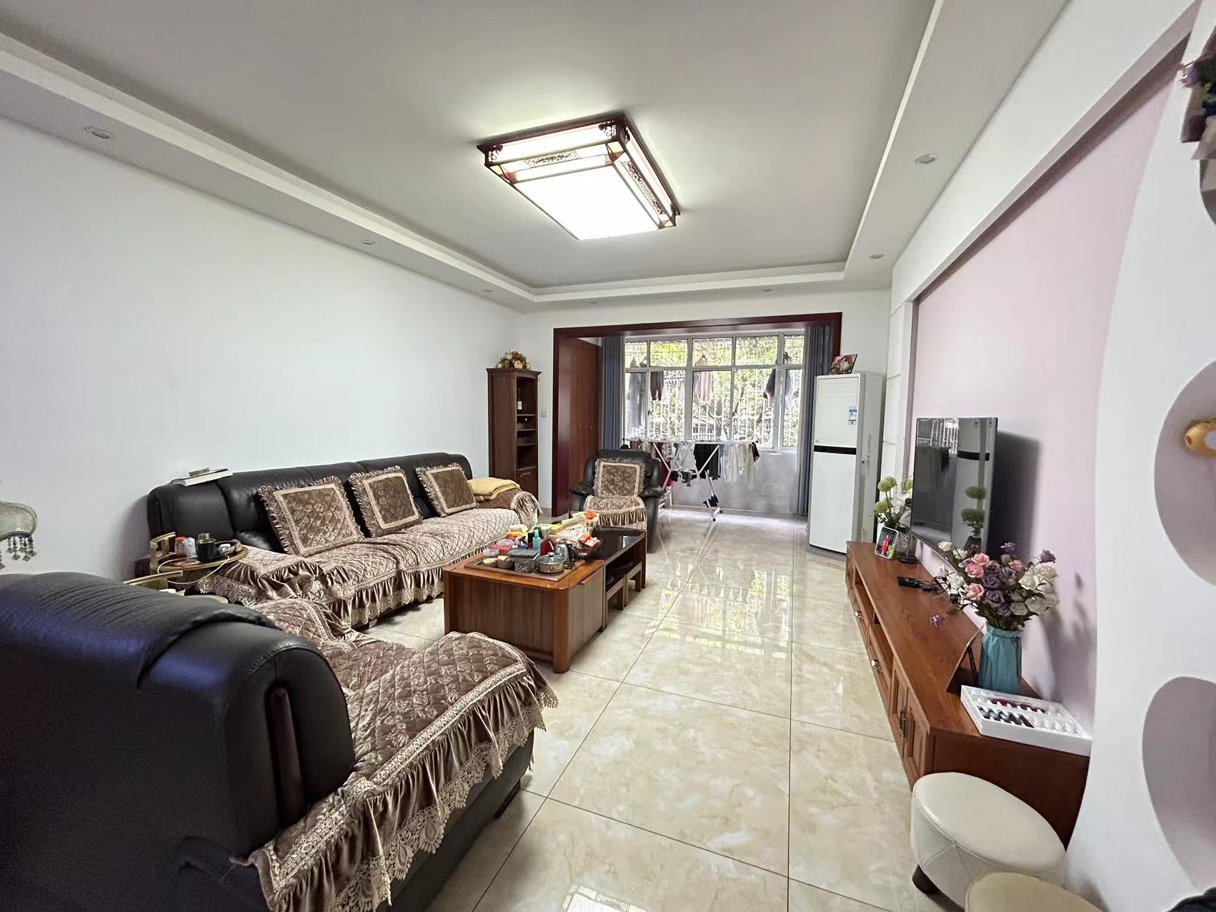 天泰花园(就是天泰小区) 3室2厅2卫 50.0万 天泰花园(就是天泰小区) 3室2厅2卫 50.0万室内图