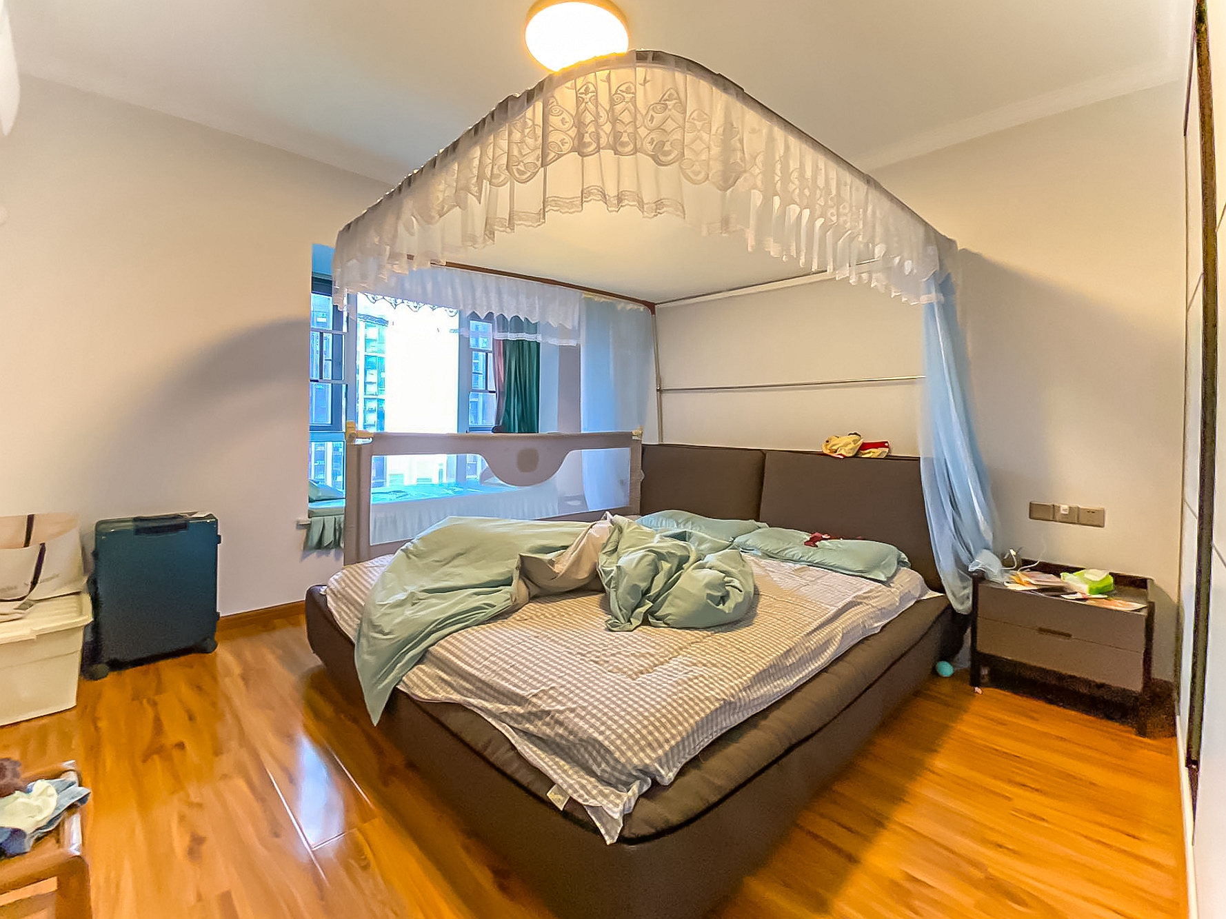 荣盛花语城  4室2厅2卫    130.0万 荣盛花语城  4室2厅2卫    130.0万卧室