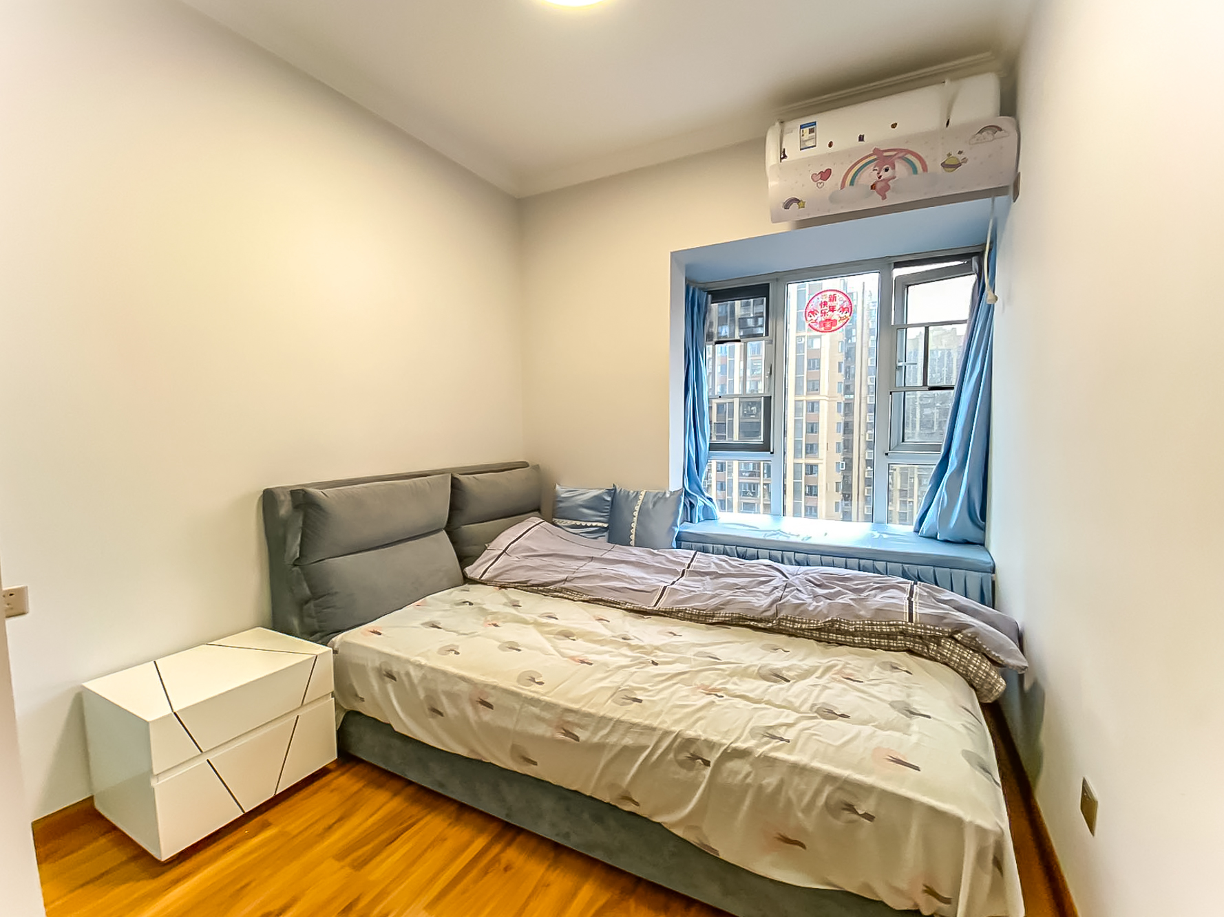 荣盛花语城  4室2厅2卫    130.0万 荣盛花语城  4室2厅2卫    130.0万卧室