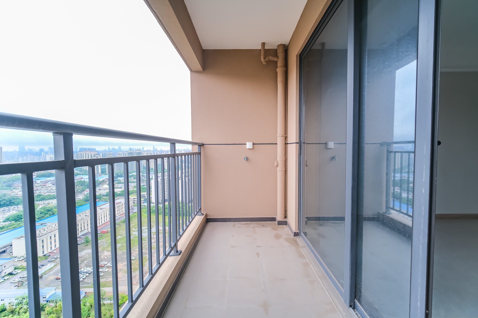 运达锦绣广场 3室2厅1卫 118.0万 运达锦绣广场 3室2厅1卫 118.0万阳台