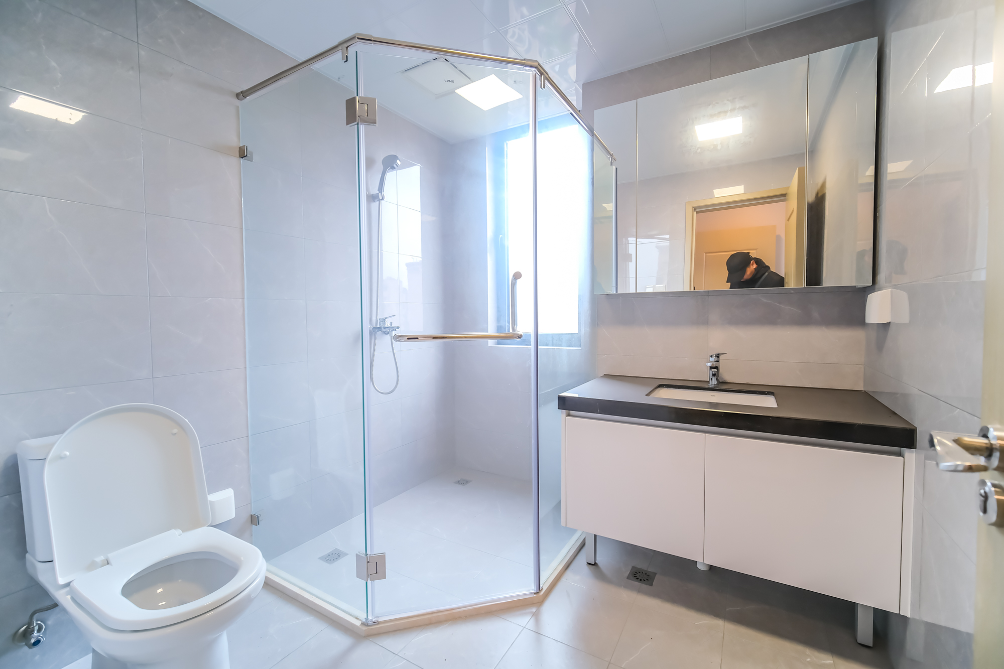 运达锦绣广场  4室2厅2卫    200.0万卫生间