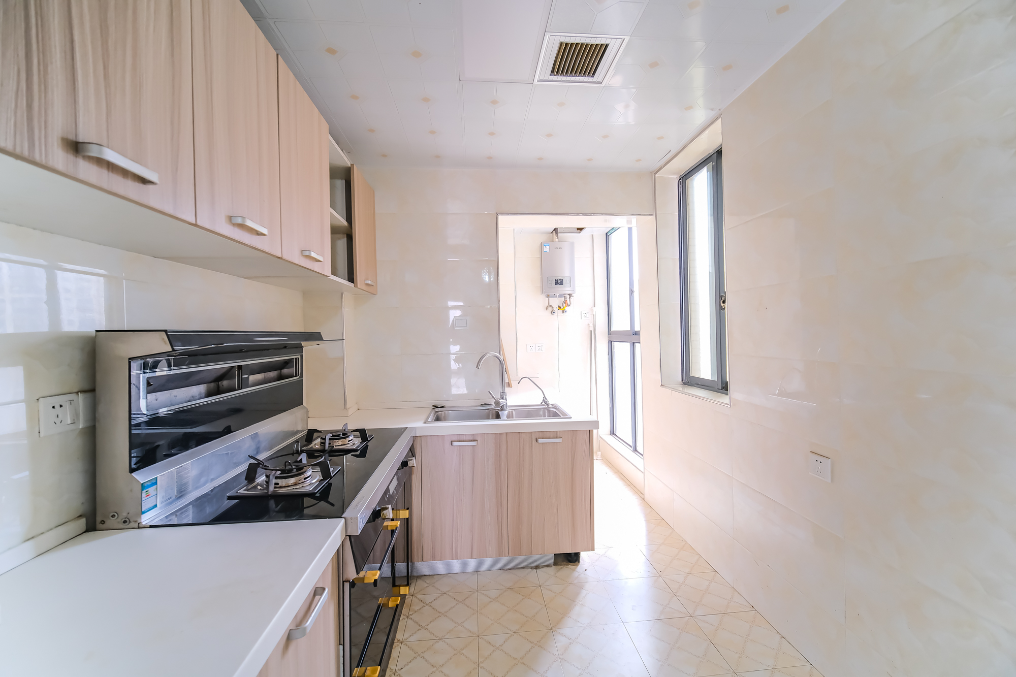 花样年华  4室2厅2卫    69.8万 花样年华  4室2厅2卫    69.8万厨房