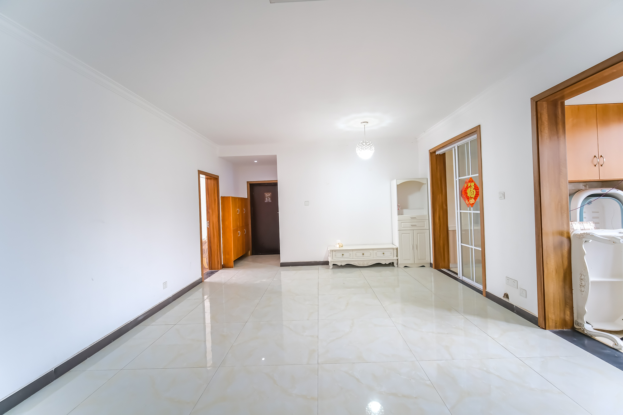 花样年华  4室2厅2卫    69.8万 花样年华  4室2厅2卫    69.8万客厅