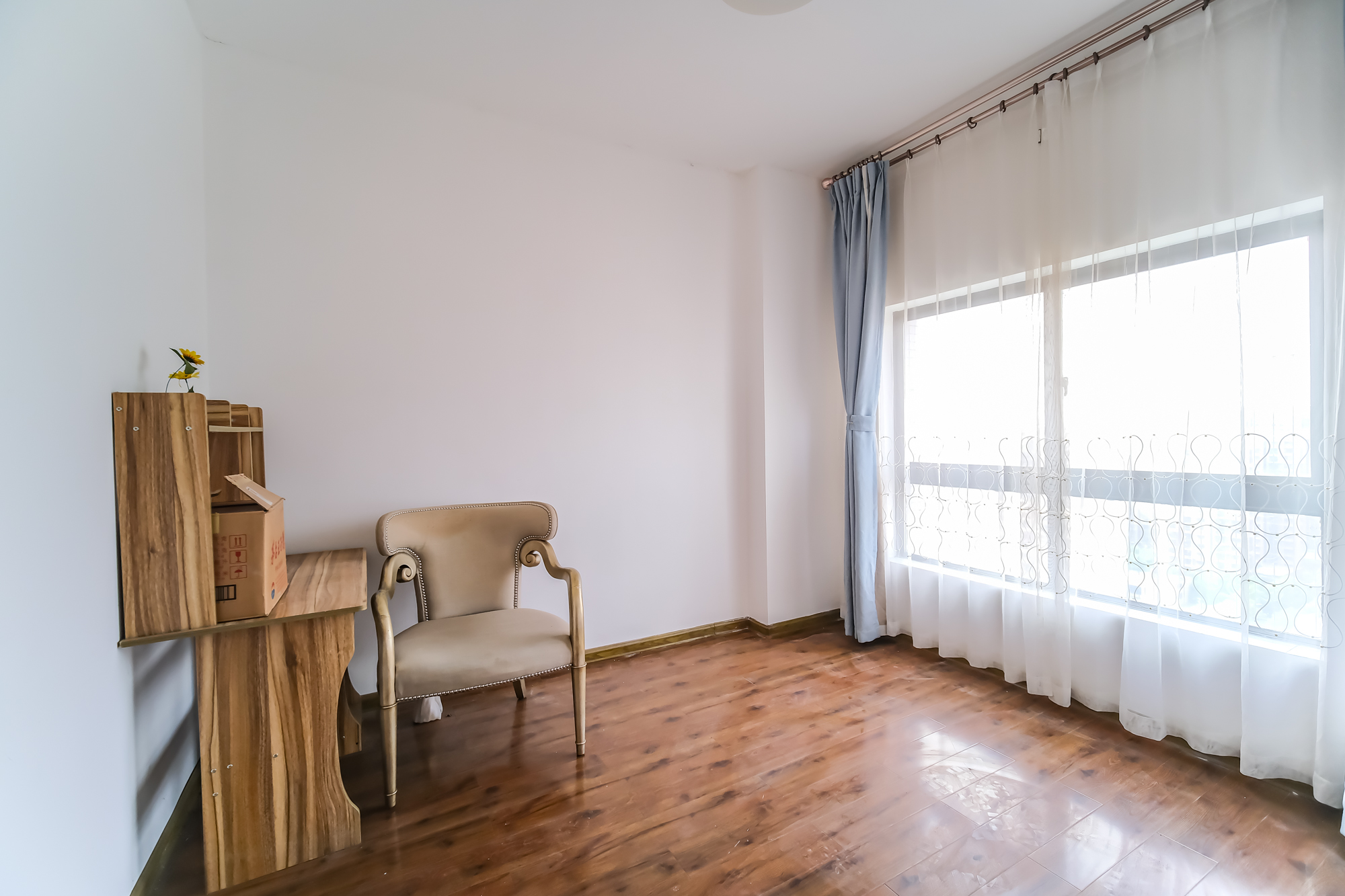 花样年华  4室2厅2卫    69.8万 花样年华  4室2厅2卫    69.8万卧室