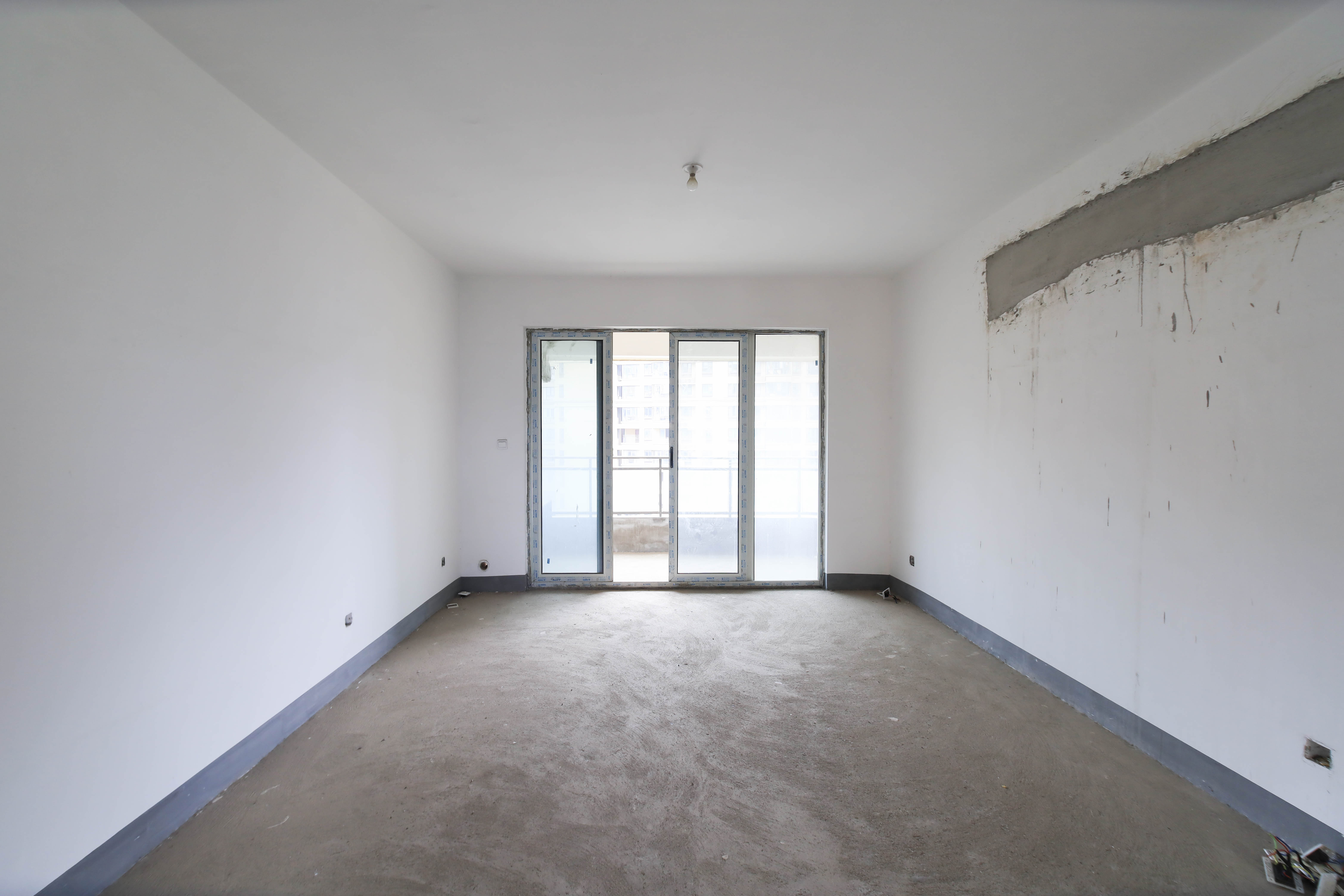 五矿万境水岸五期(五矿万境水岸文苑) 4室2厅2卫 160.0万 五矿万境水岸五期(五矿万境水岸文苑) 4室2厅2卫 160.0万客厅