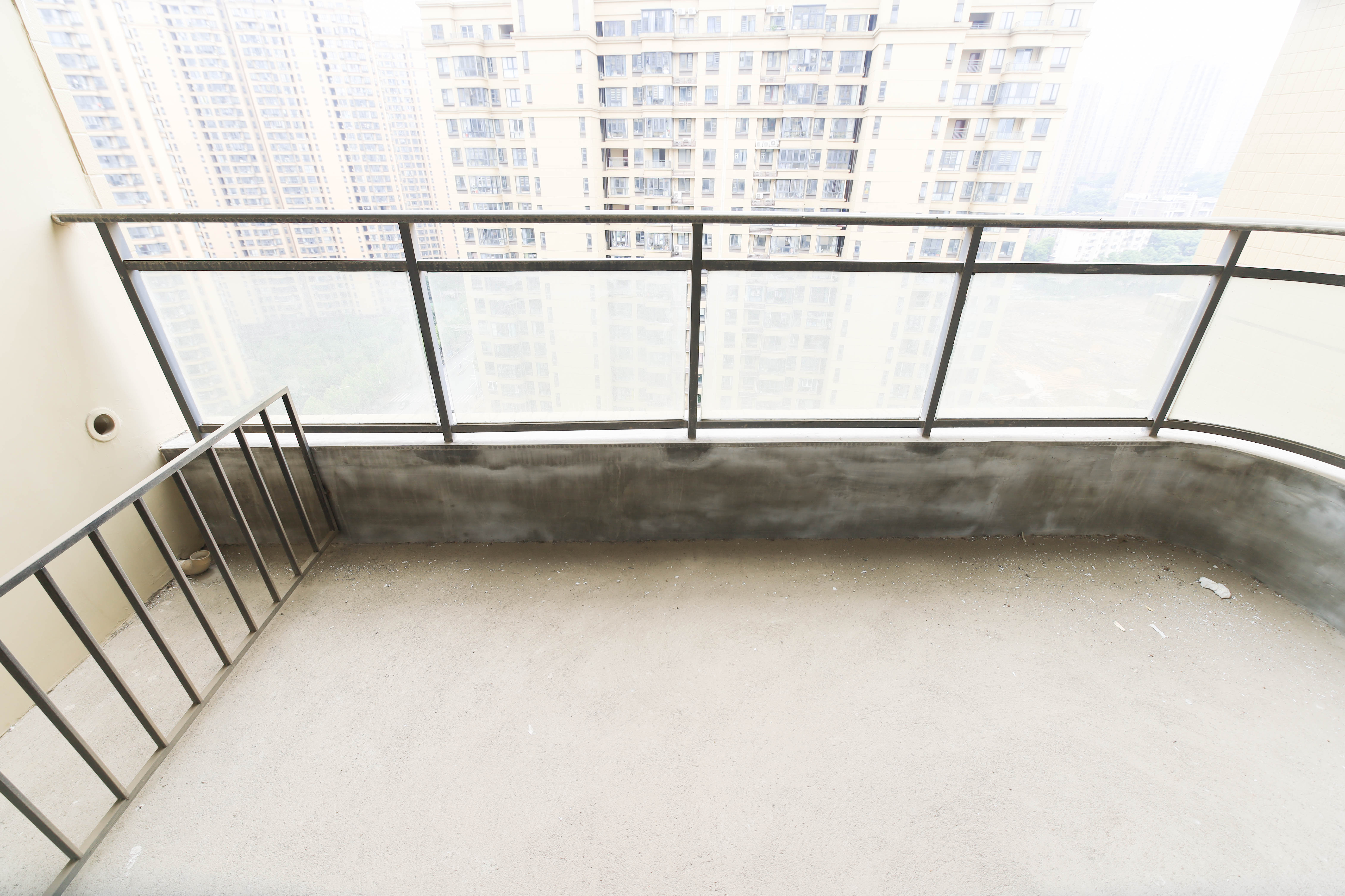 五矿万境水岸五期(五矿万境水岸文苑) 4室2厅2卫 160.0万 五矿万境水岸五期(五矿万境水岸文苑) 4室2厅2卫 160.0万阳台