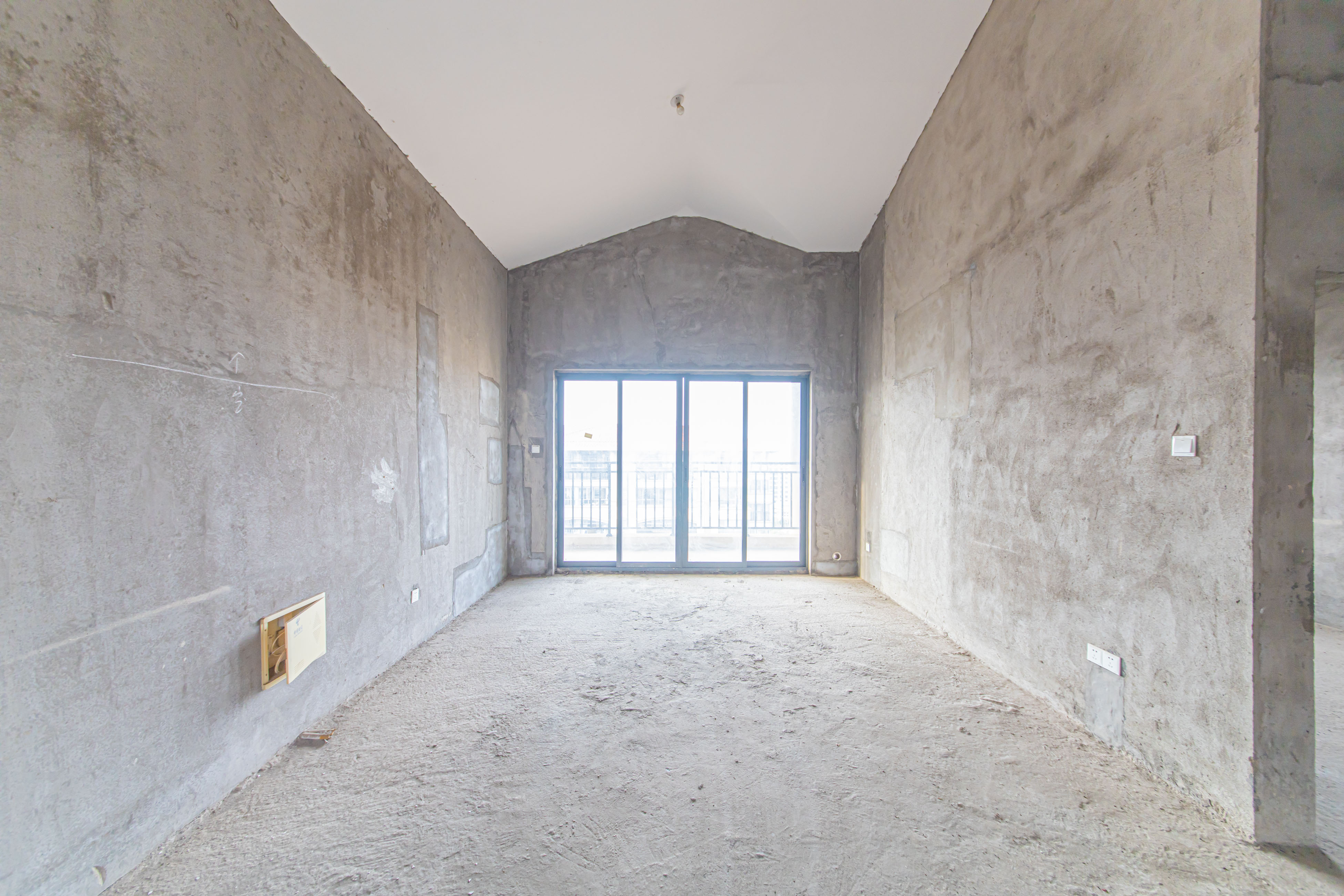 中建芙蓉嘉苑  4室2厅2卫   122.00万