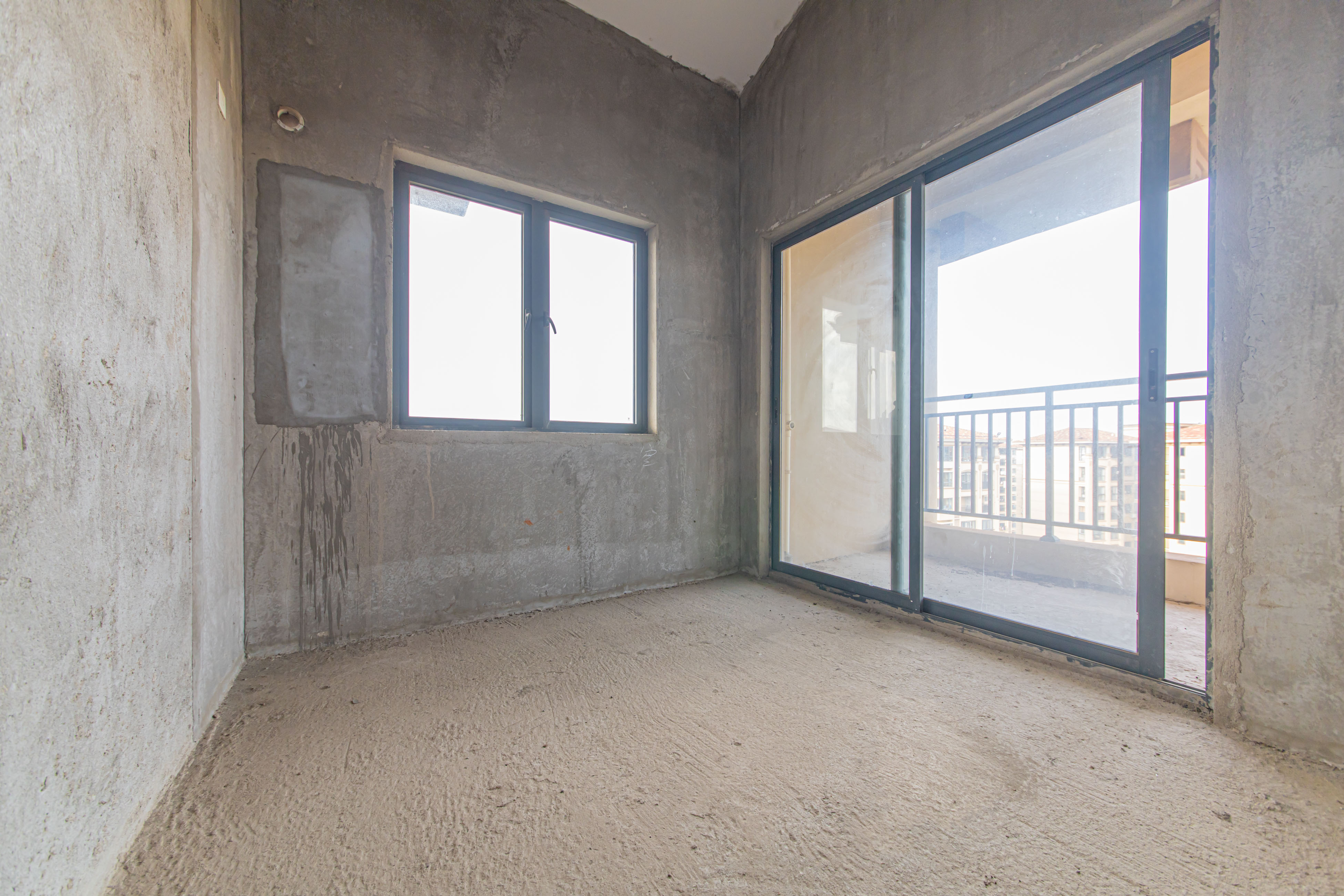中建芙蓉嘉苑  4室2厅2卫   116.00万卧室