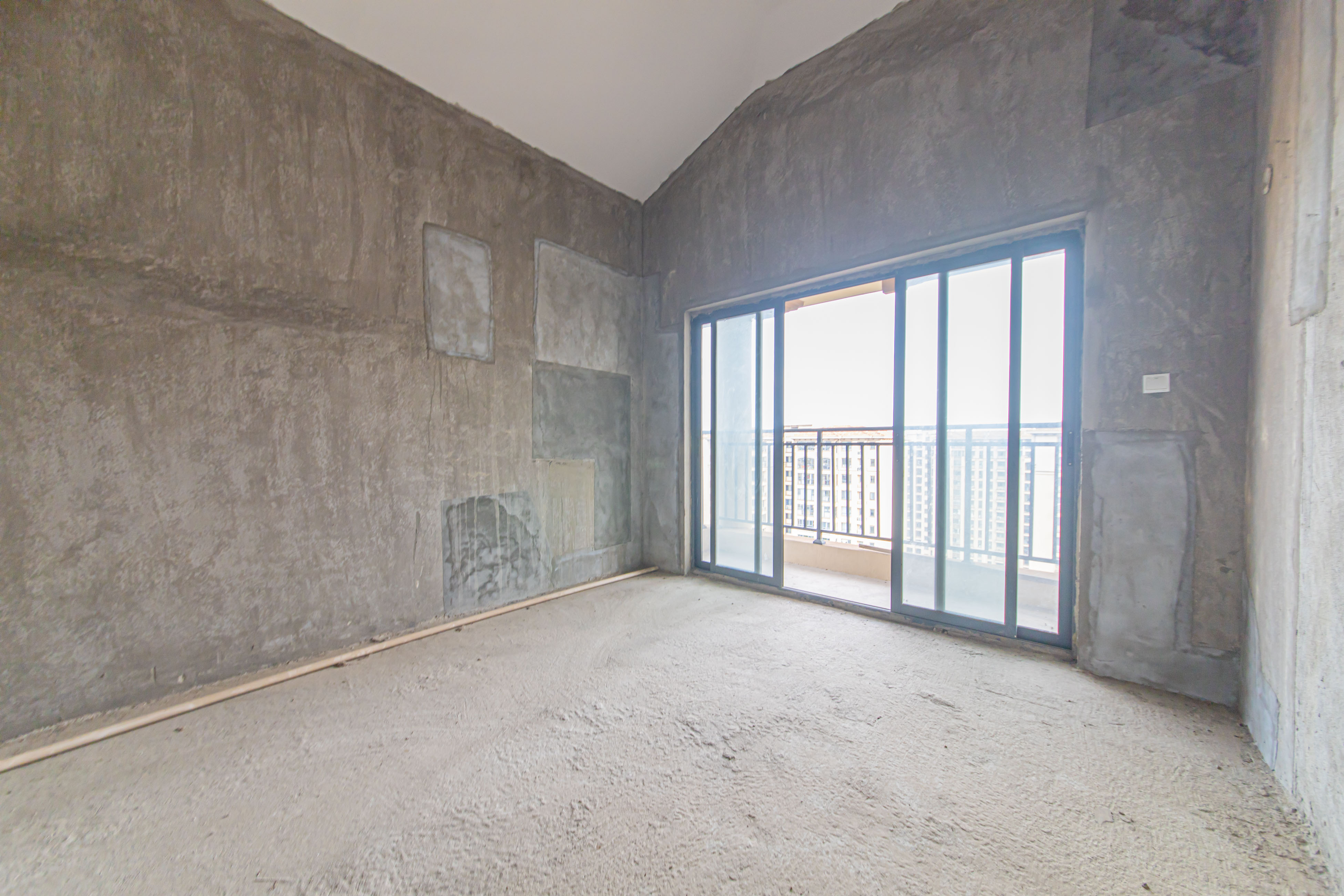 中建芙蓉嘉苑  4室2厅2卫   116.00万卧室