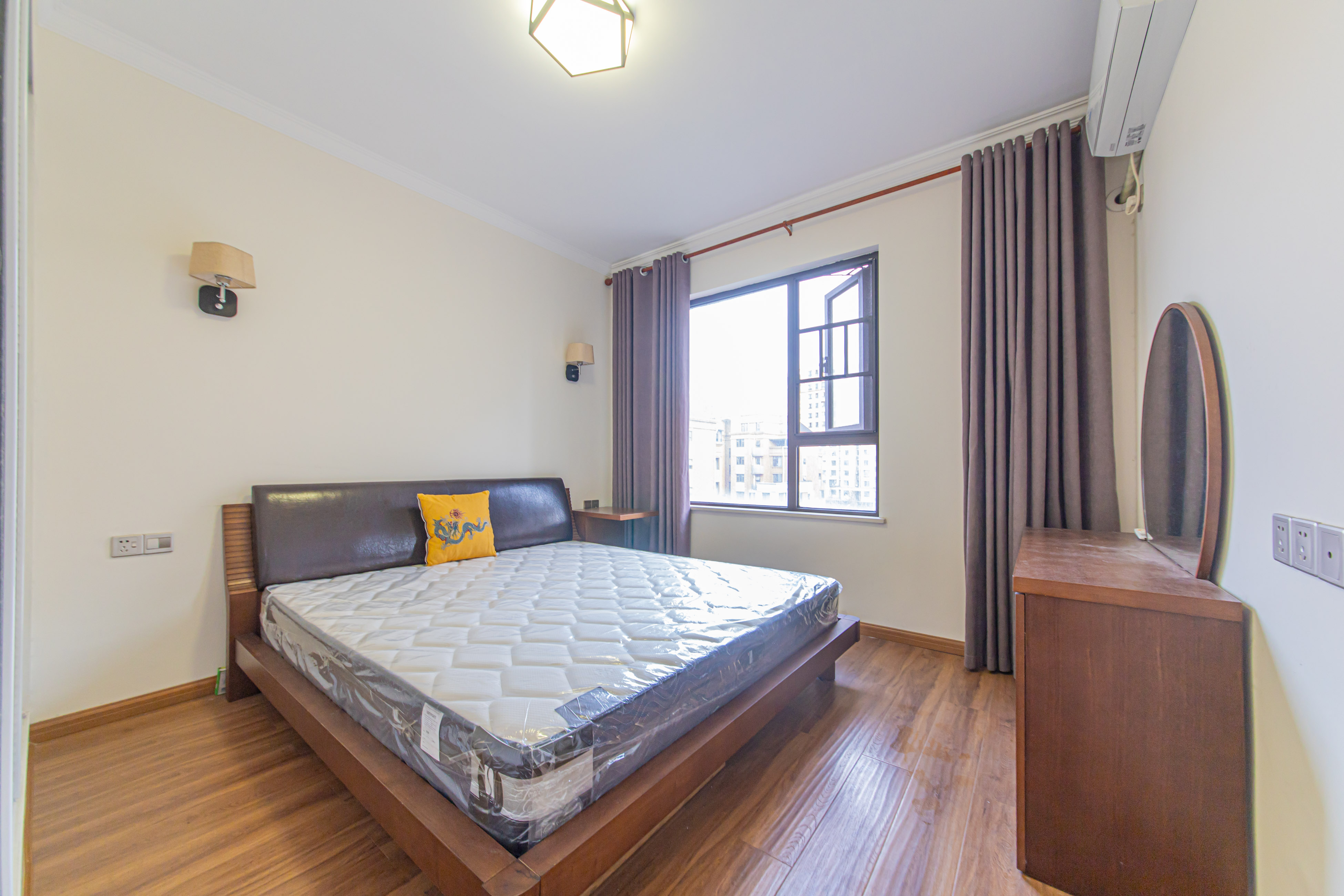 北辰中央公园B区  3室2厅1卫    105.0万卧室