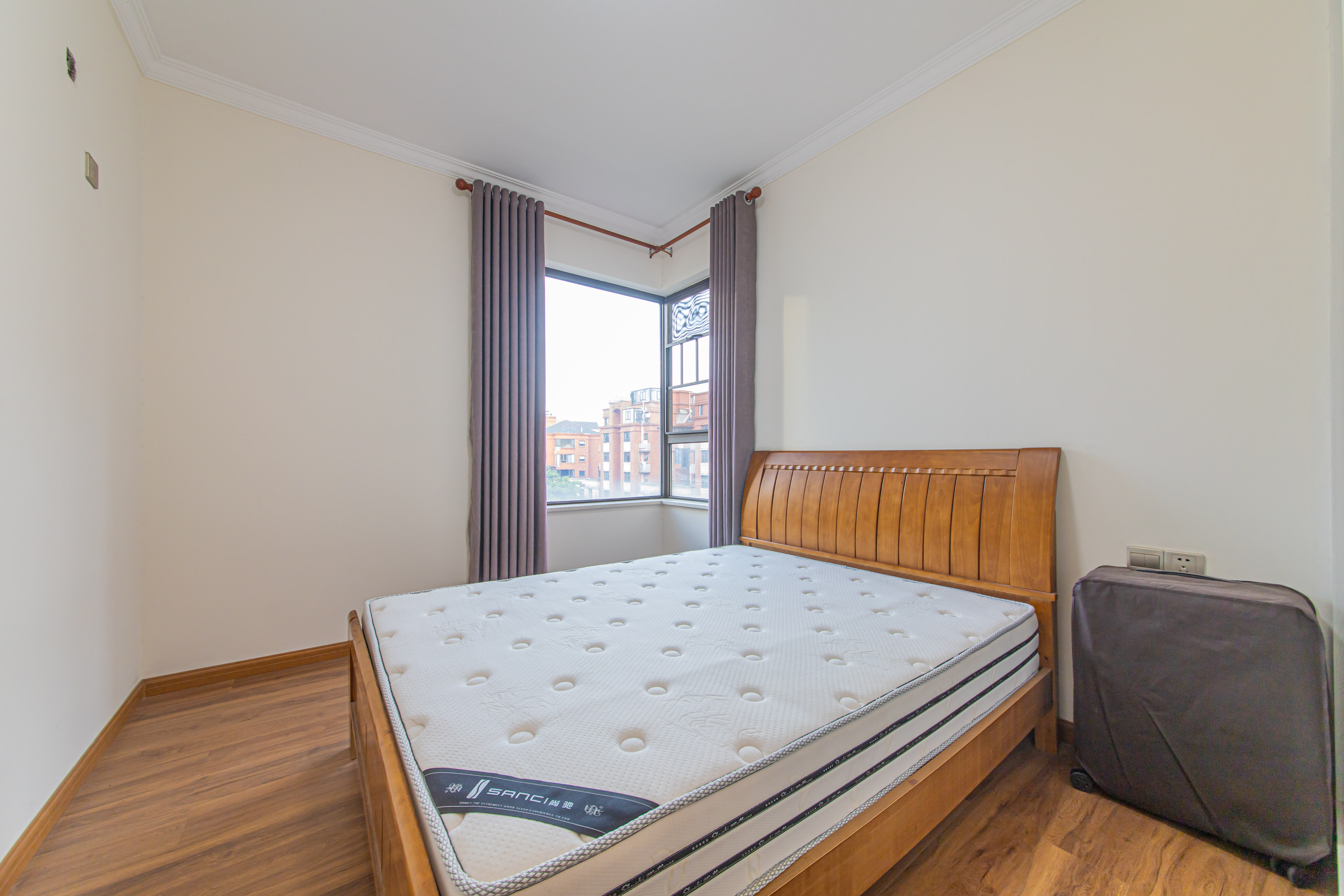 北辰中央公园B区  3室2厅1卫    105.0万 北辰中央公园B区  3室2厅1卫    105.0万卧室