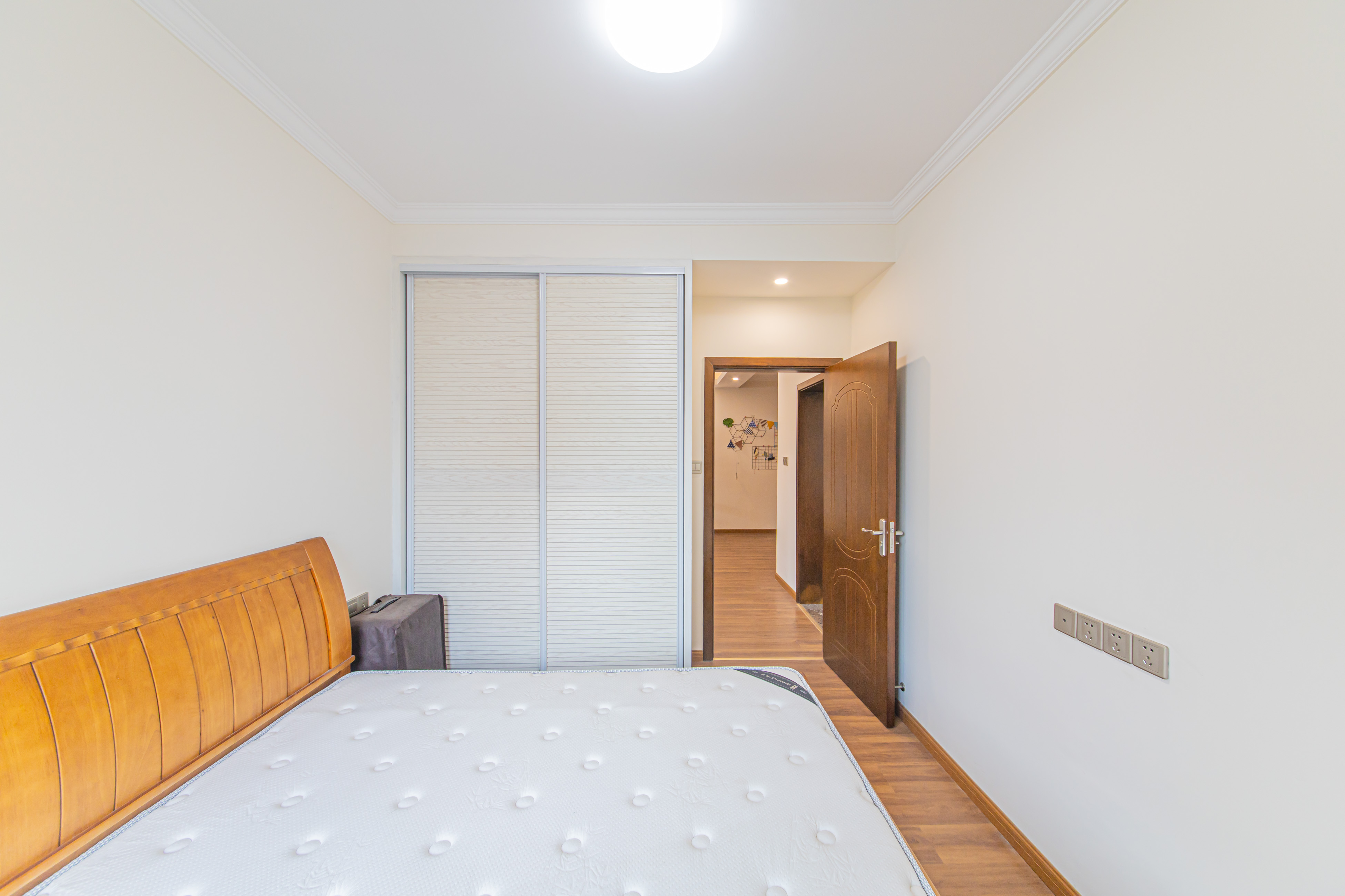 北辰中央公园B区  3室2厅1卫    105.0万 北辰中央公园B区  3室2厅1卫    105.0万卧室