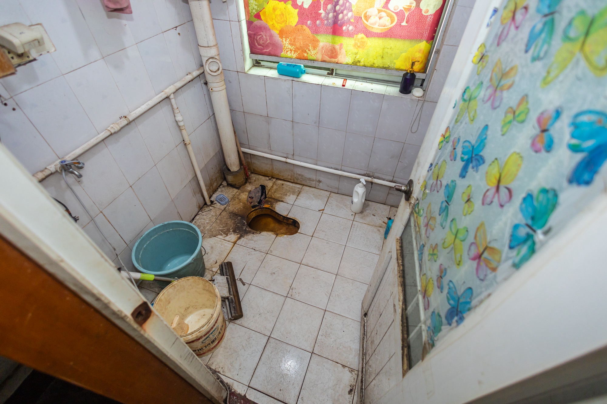 中南汽车世界  3室2厅2卫   41.80万卫生间