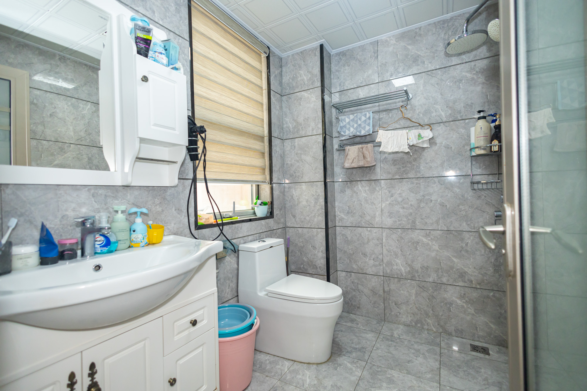 恒广国际景园一二区 3室2厅2卫 101.0万 恒广国际景园一二区 3室2厅2卫 101.0万卫生间