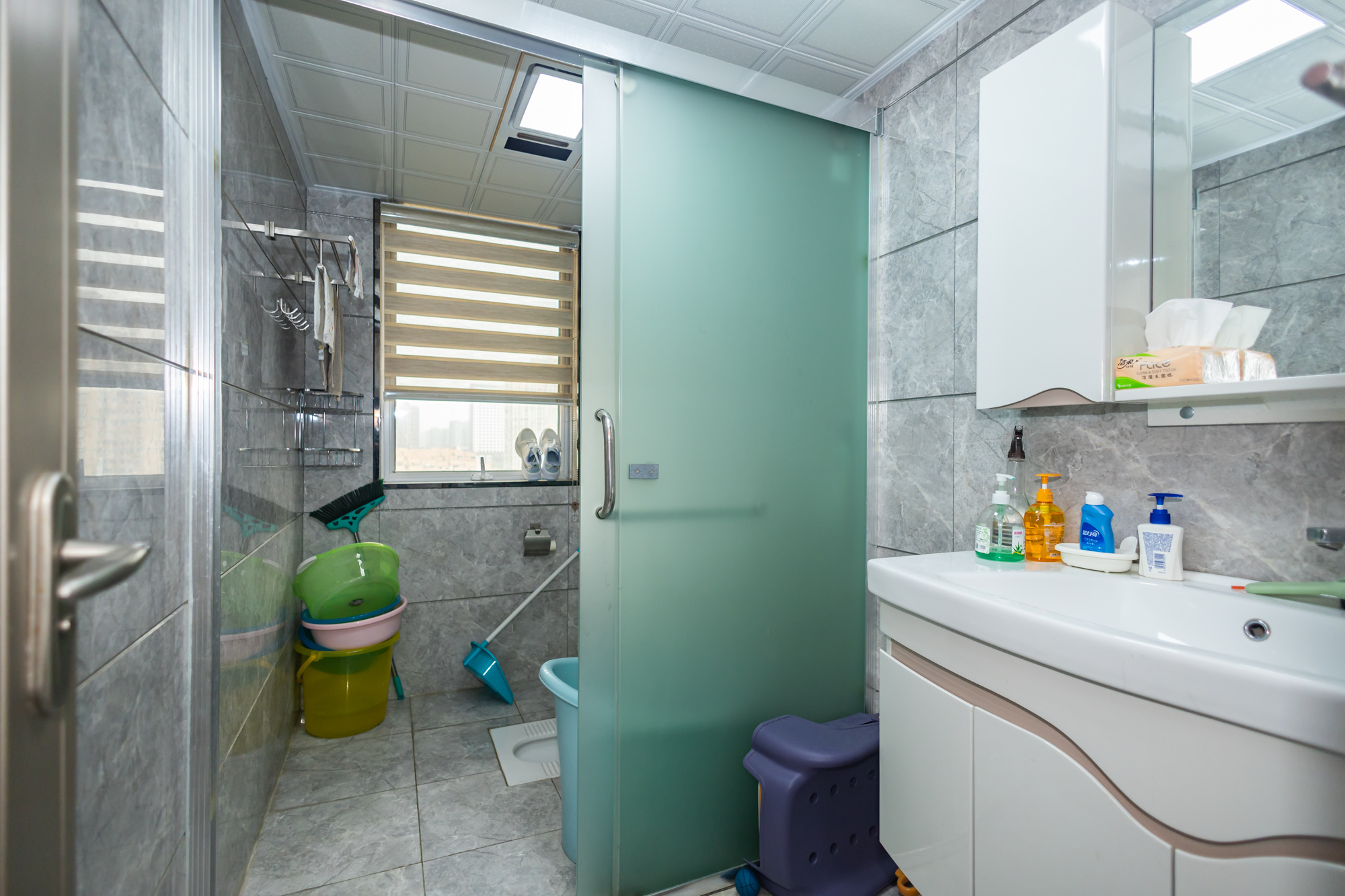 恒广国际景园一二区 3室2厅2卫 101.0万 恒广国际景园一二区 3室2厅2卫 101.0万卫生间