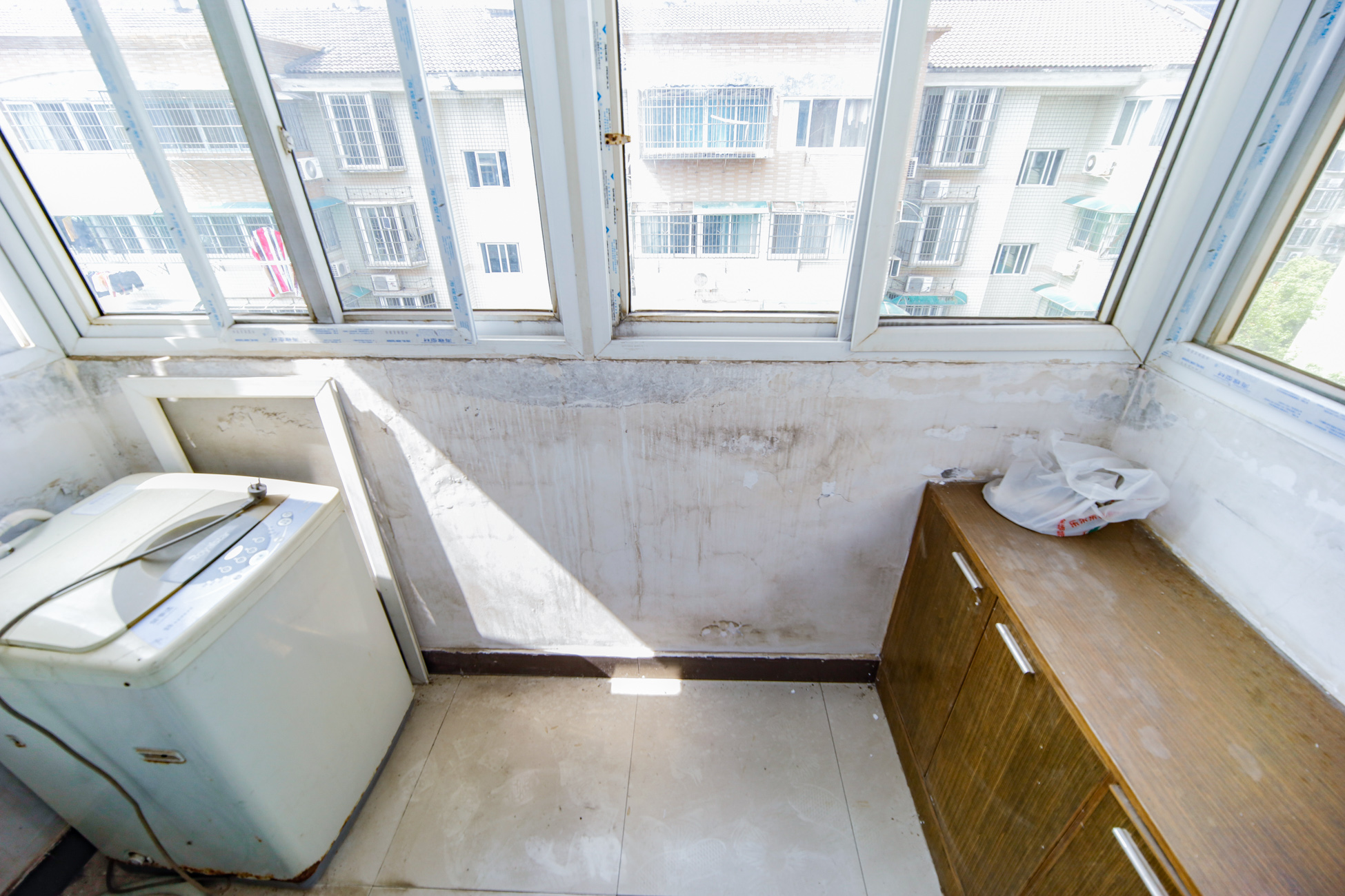 德馨园 3室2厅2卫 54.0万 德馨园 3室2厅2卫 54.0万阳台