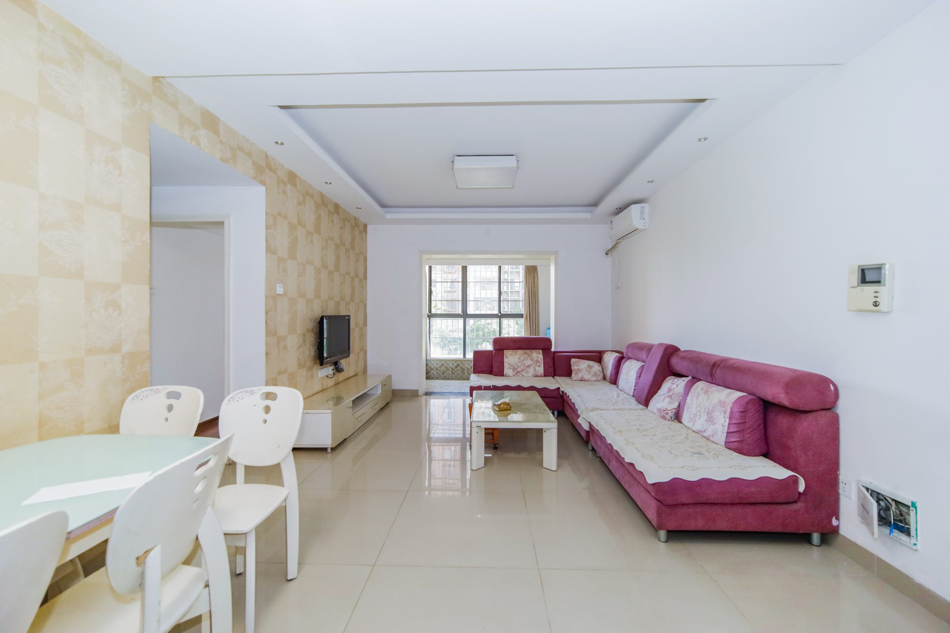 上海城小区 2室2厅1卫 66.00万 上海城小区 2室2厅1卫 66.00万客厅