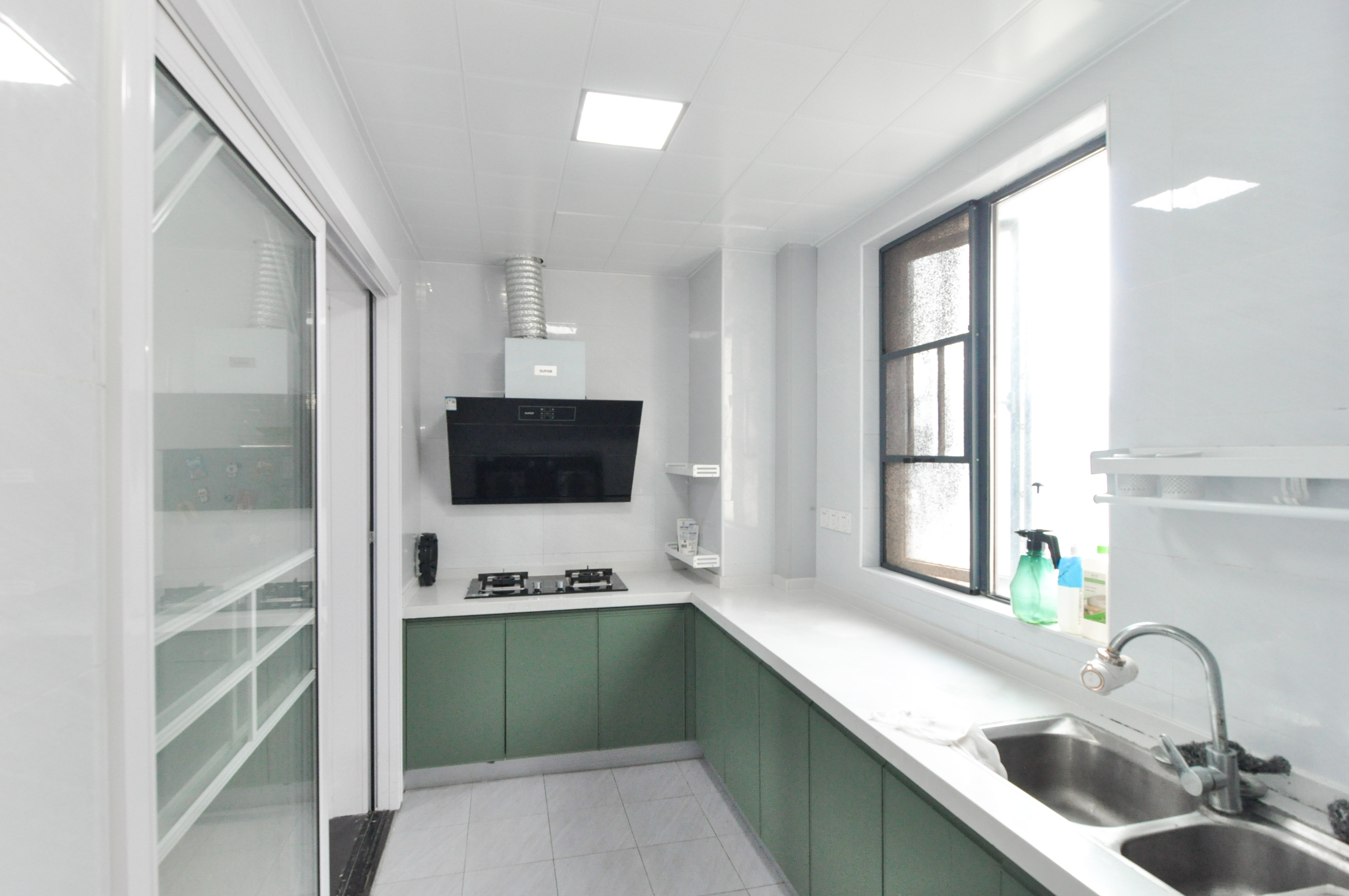 中海梅溪湖壹号 3室2厅2卫 188.0万 中海梅溪湖壹号 3室2厅2卫 188.0万厨房