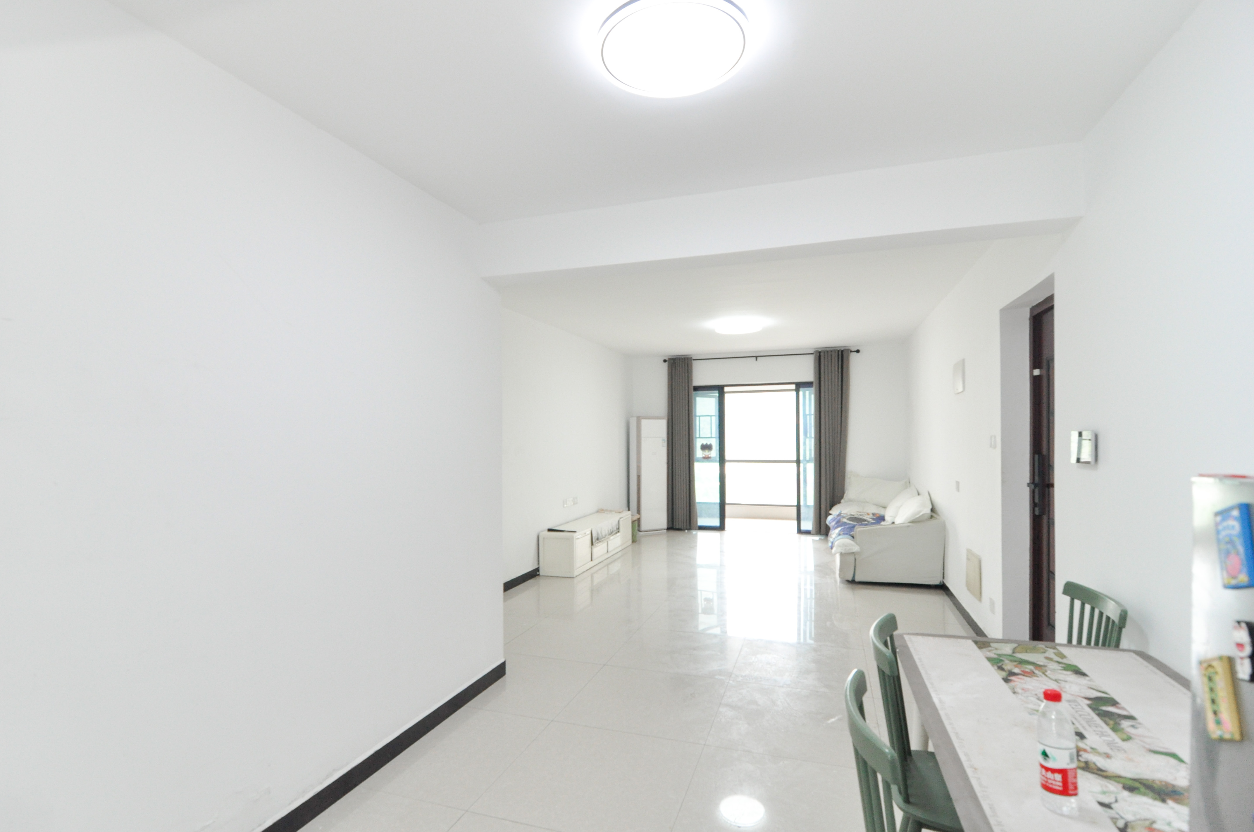 中海梅溪湖壹号 3室2厅2卫 188.0万 中海梅溪湖壹号 3室2厅2卫 188.0万客厅