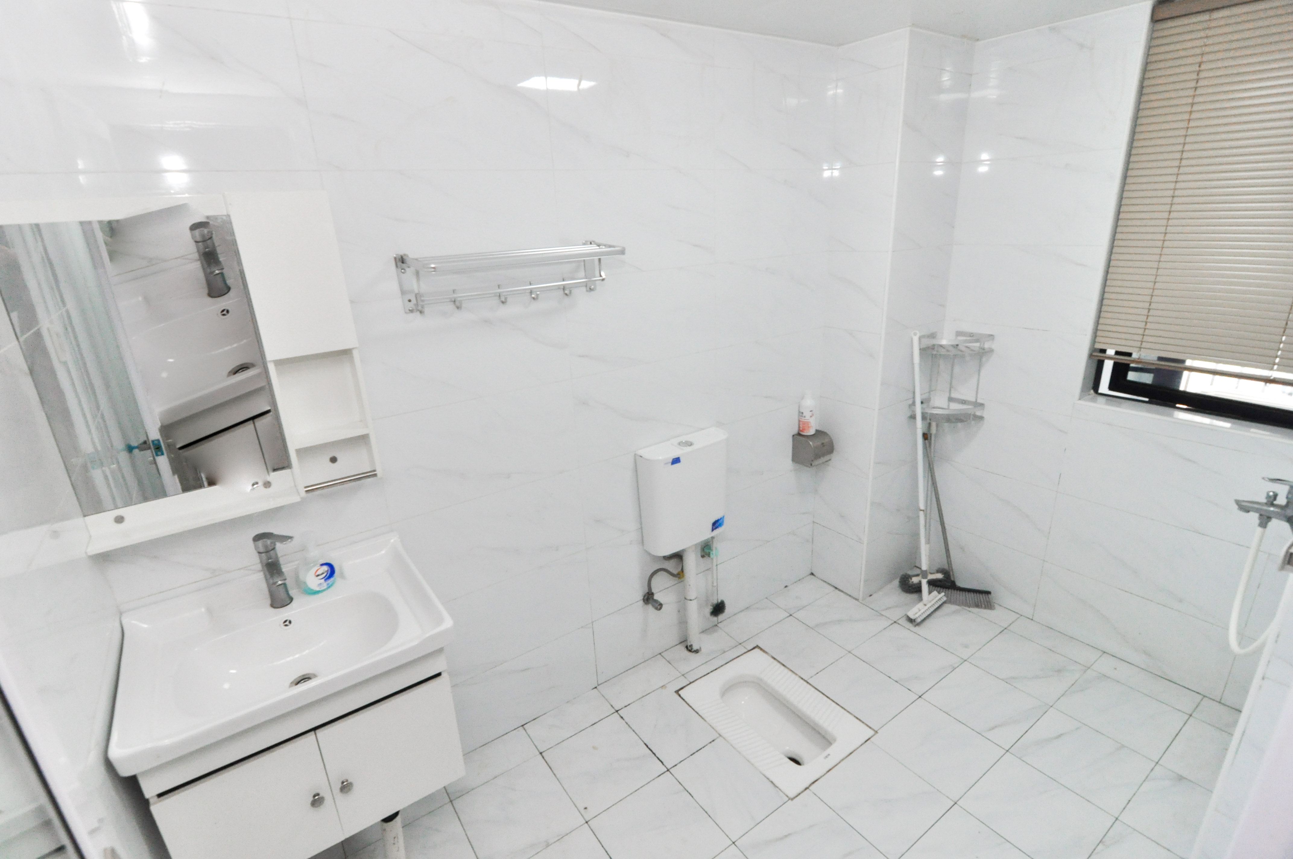 中海梅溪湖壹号 3室2厅2卫 188.0万 中海梅溪湖壹号 3室2厅2卫 188.0万卫生间