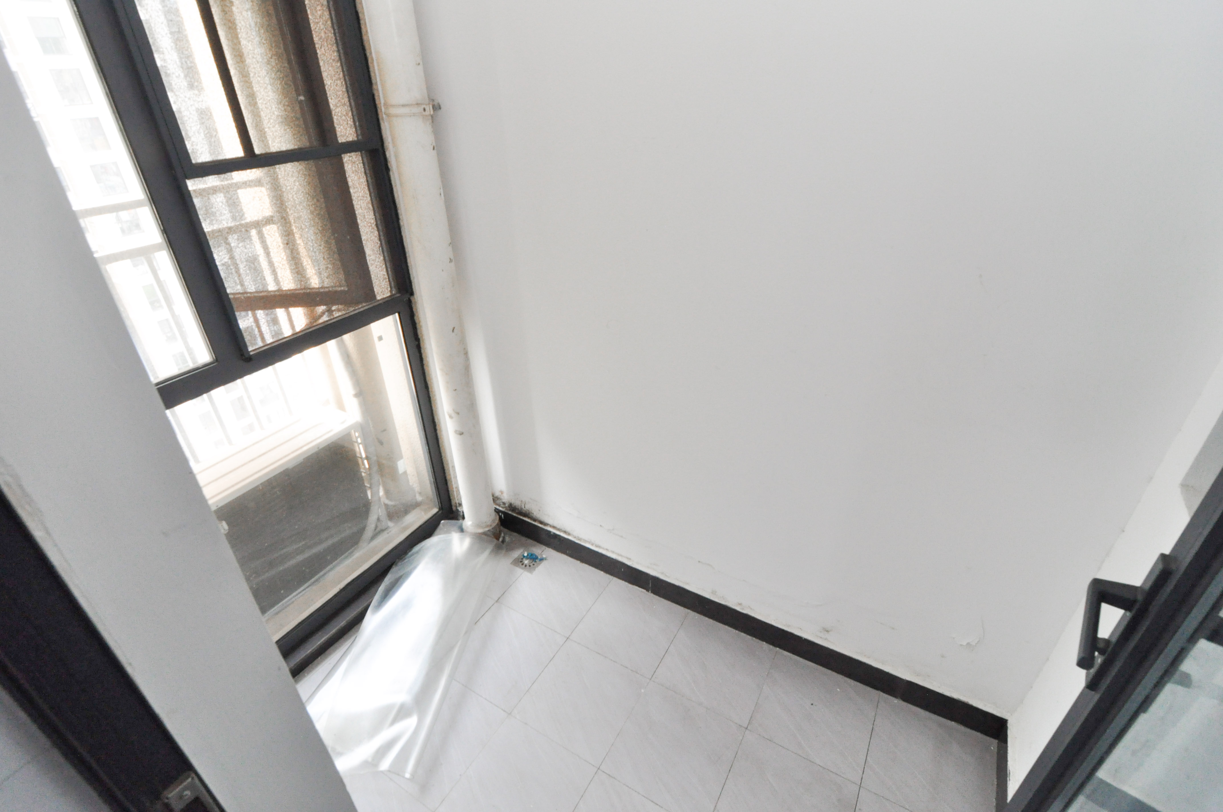 中海梅溪湖壹号 3室2厅2卫 188.0万 中海梅溪湖壹号 3室2厅2卫 188.0万卧室