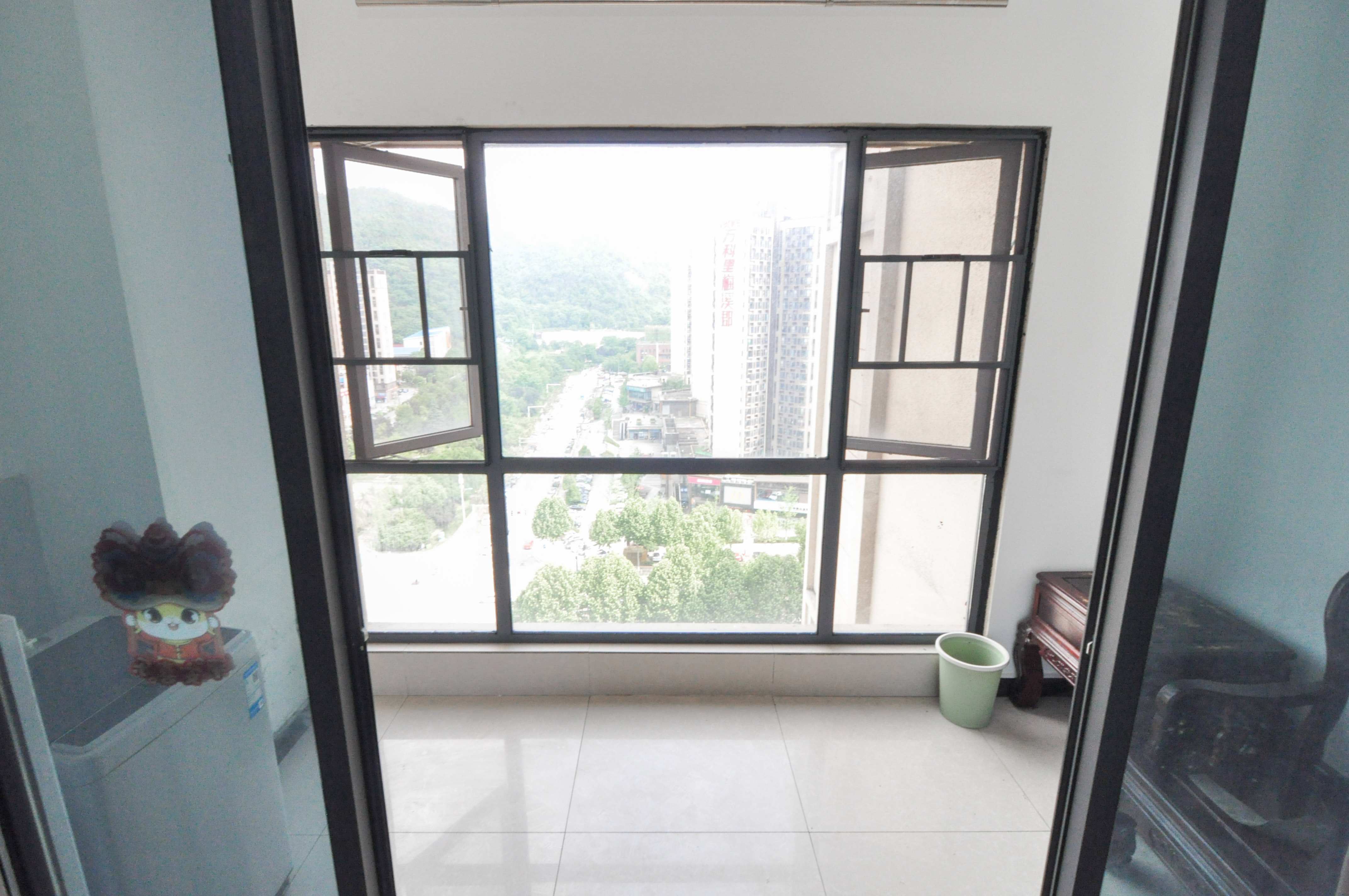 中海梅溪湖壹号 3室2厅2卫 188.0万 中海梅溪湖壹号 3室2厅2卫 188.0万卧室