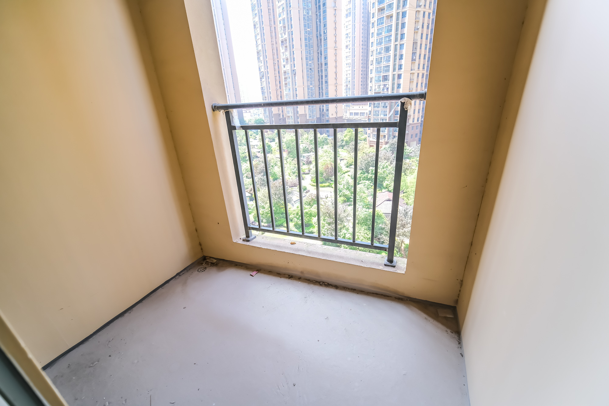 荣盛花语城 3室2厅1卫 52.0万 荣盛花语城 3室2厅1卫 52.0万阳台