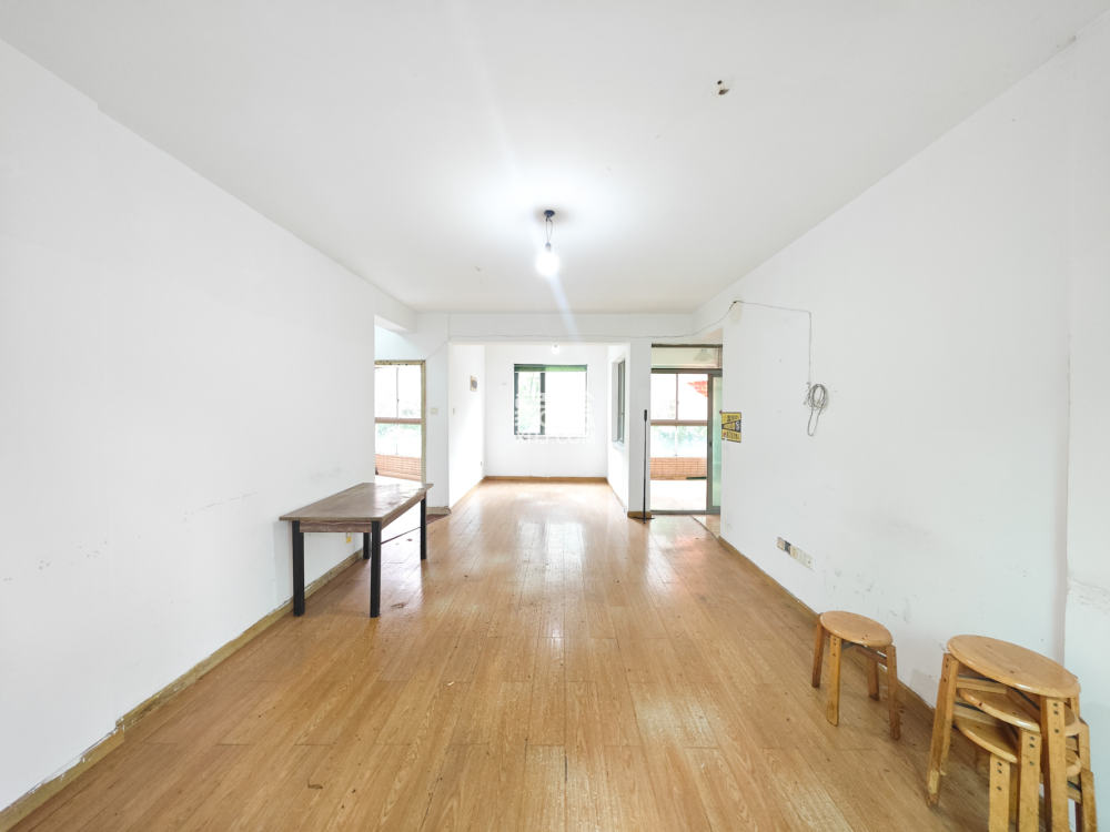 新城新世界一二三期  4室2厅2卫    90.0万