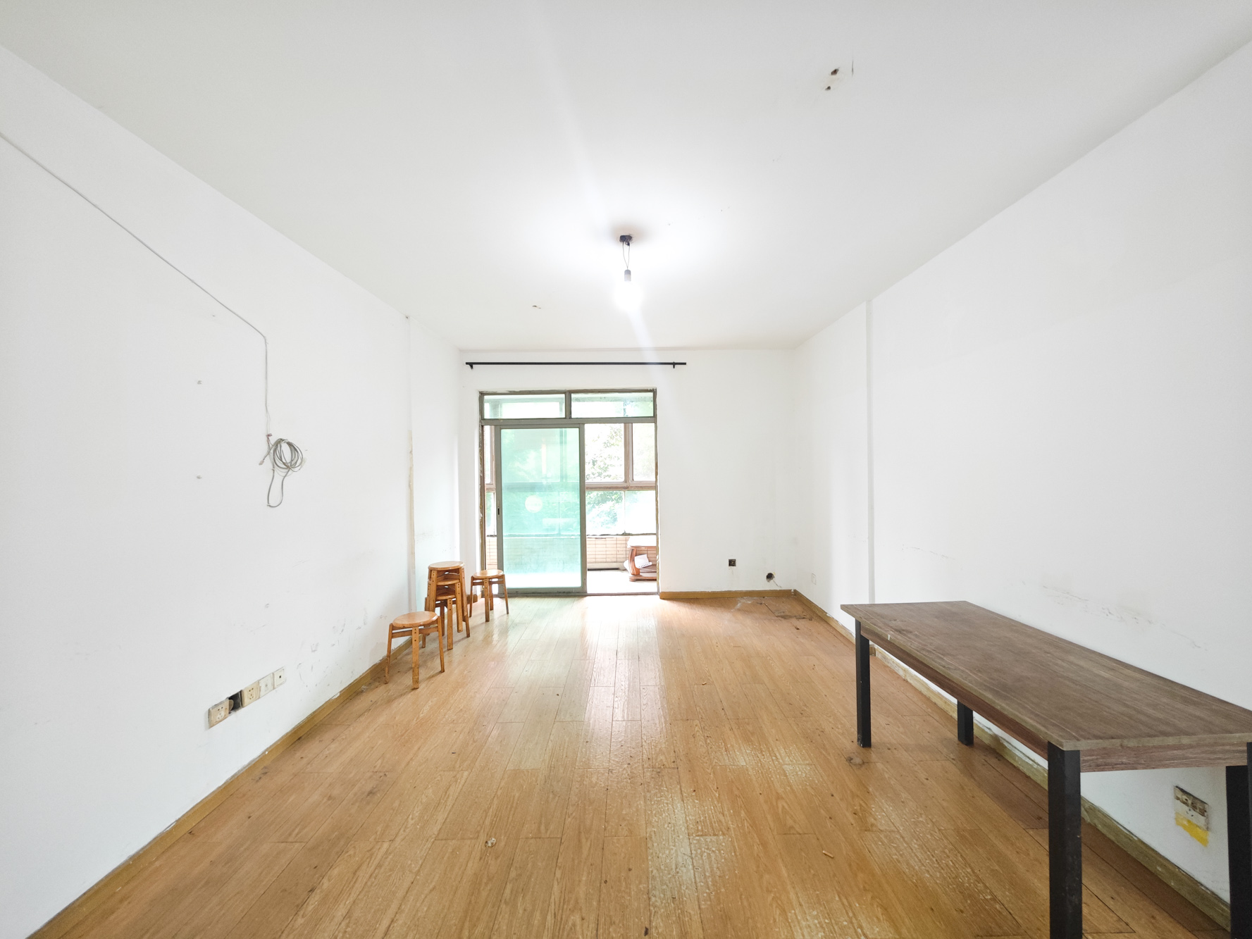 新城新世界一二三期  4室2厅2卫    100.0万 新城新世界一二三期  4室2厅2卫    100.0万客厅