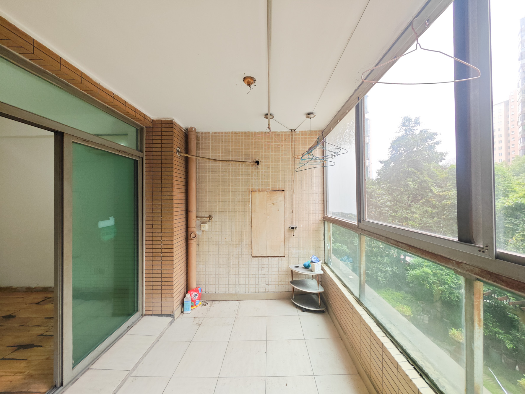 新城新世界一二三期  4室2厅2卫    100.0万 新城新世界一二三期  4室2厅2卫    100.0万阳台