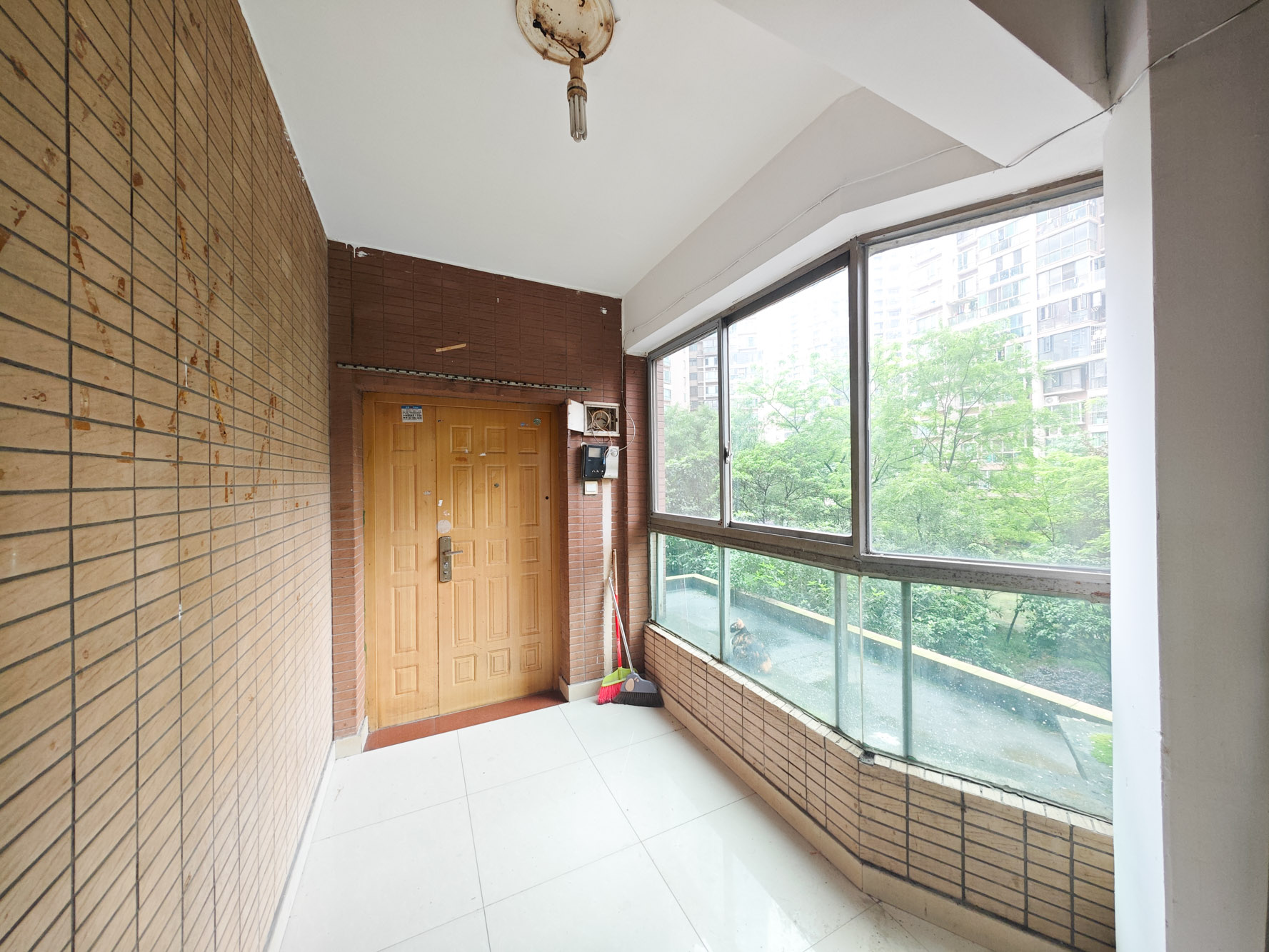 新城新世界一二三期  4室2厅2卫    100.0万 新城新世界一二三期  4室2厅2卫    100.0万阳台