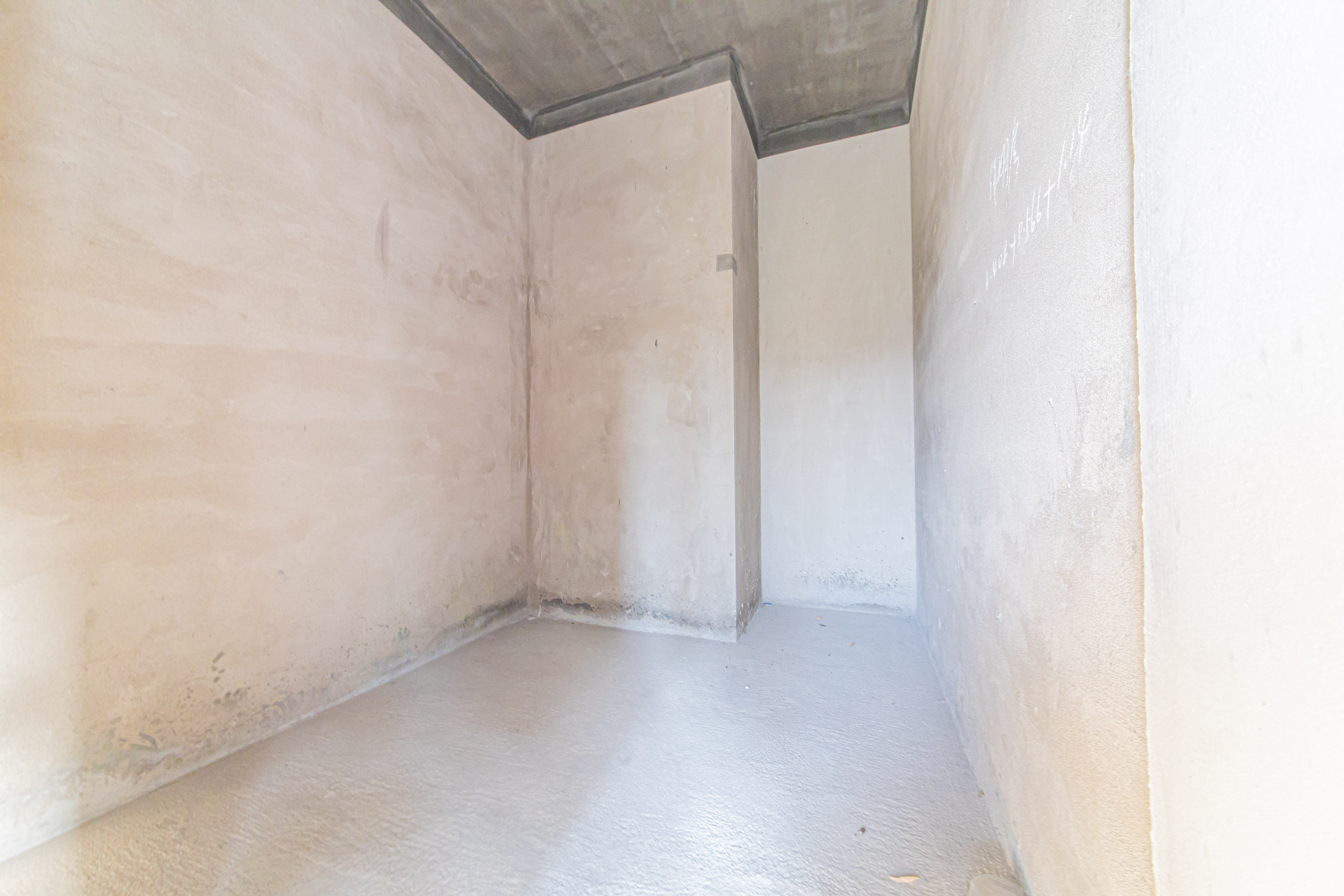 鑫远紫樾香山一期 5室2厅2卫 460.0万 鑫远紫樾香山一期 5室2厅2卫 460.0万其他