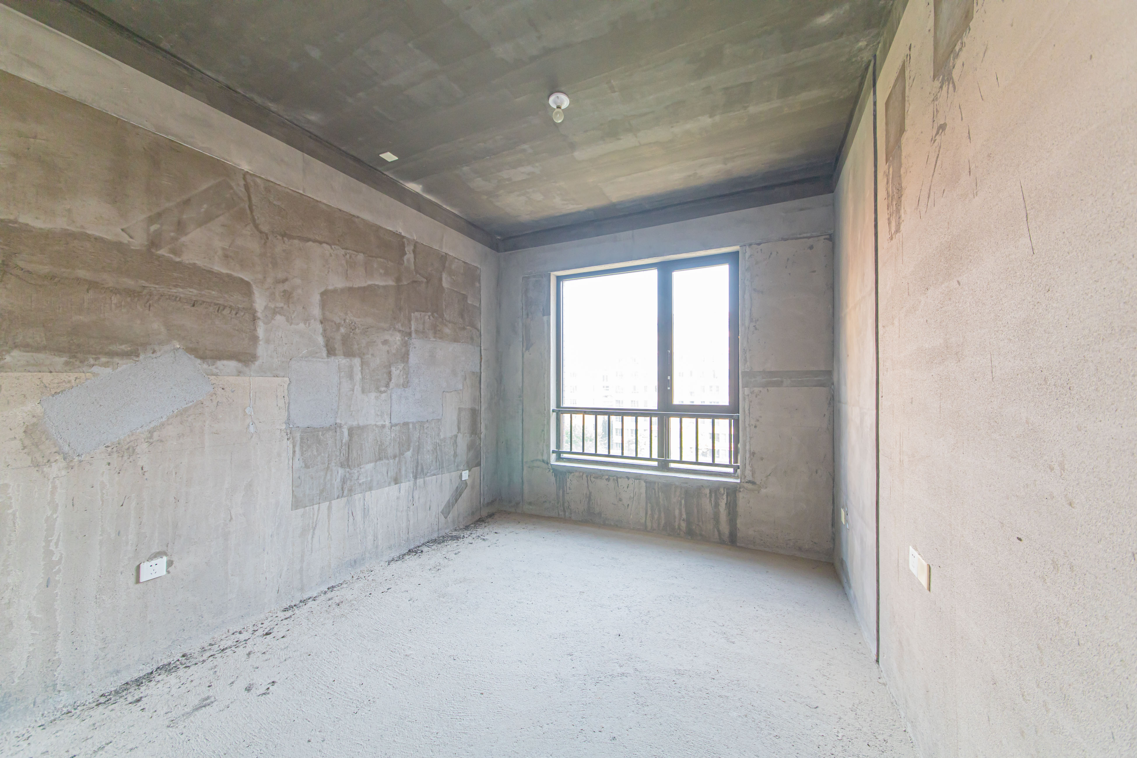 鑫远紫樾香山一期 5室2厅2卫 460.0万 鑫远紫樾香山一期 5室2厅2卫 460.0万卧室