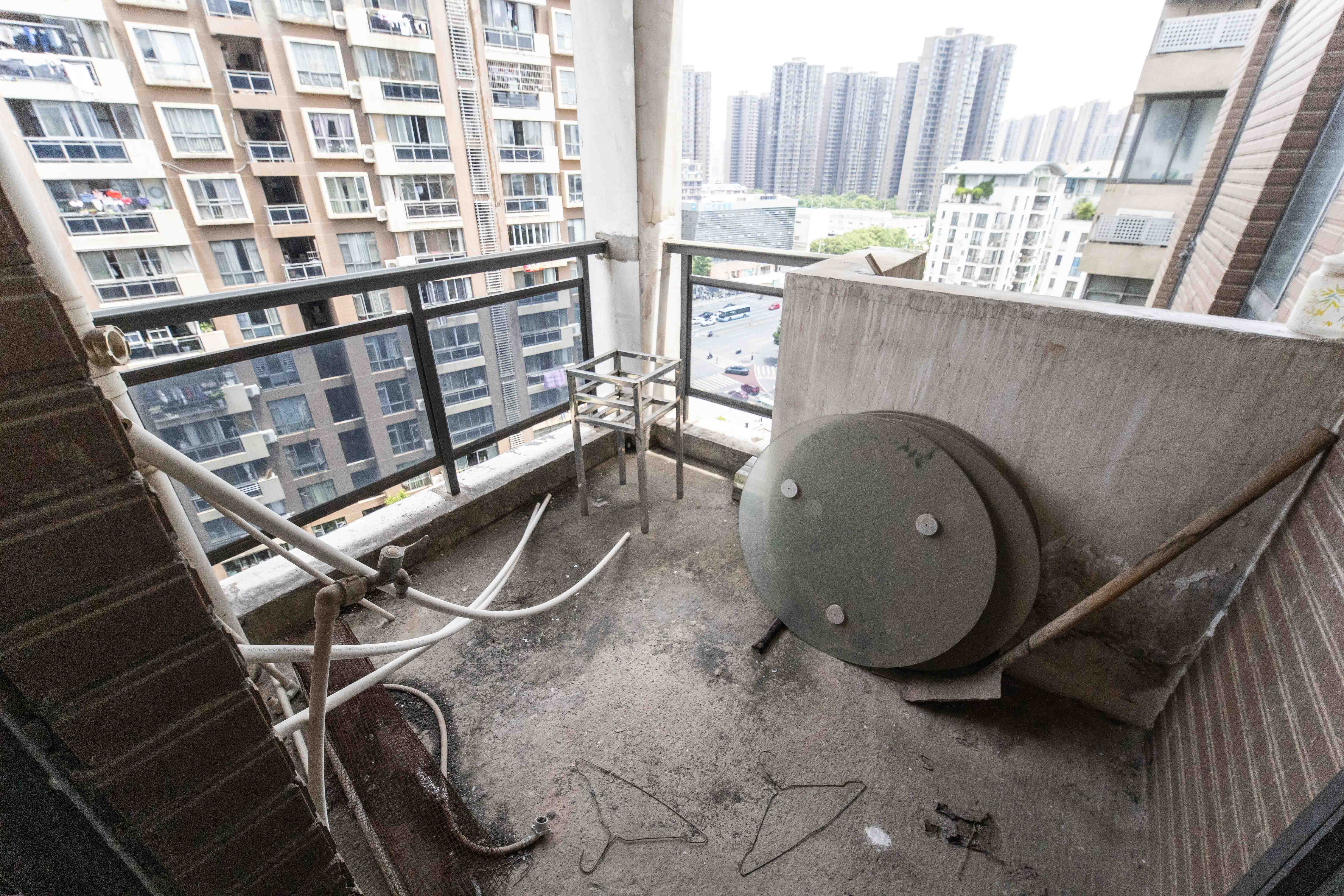 仁和香堤雅境  6室2厅3卫   225.00万阳台
