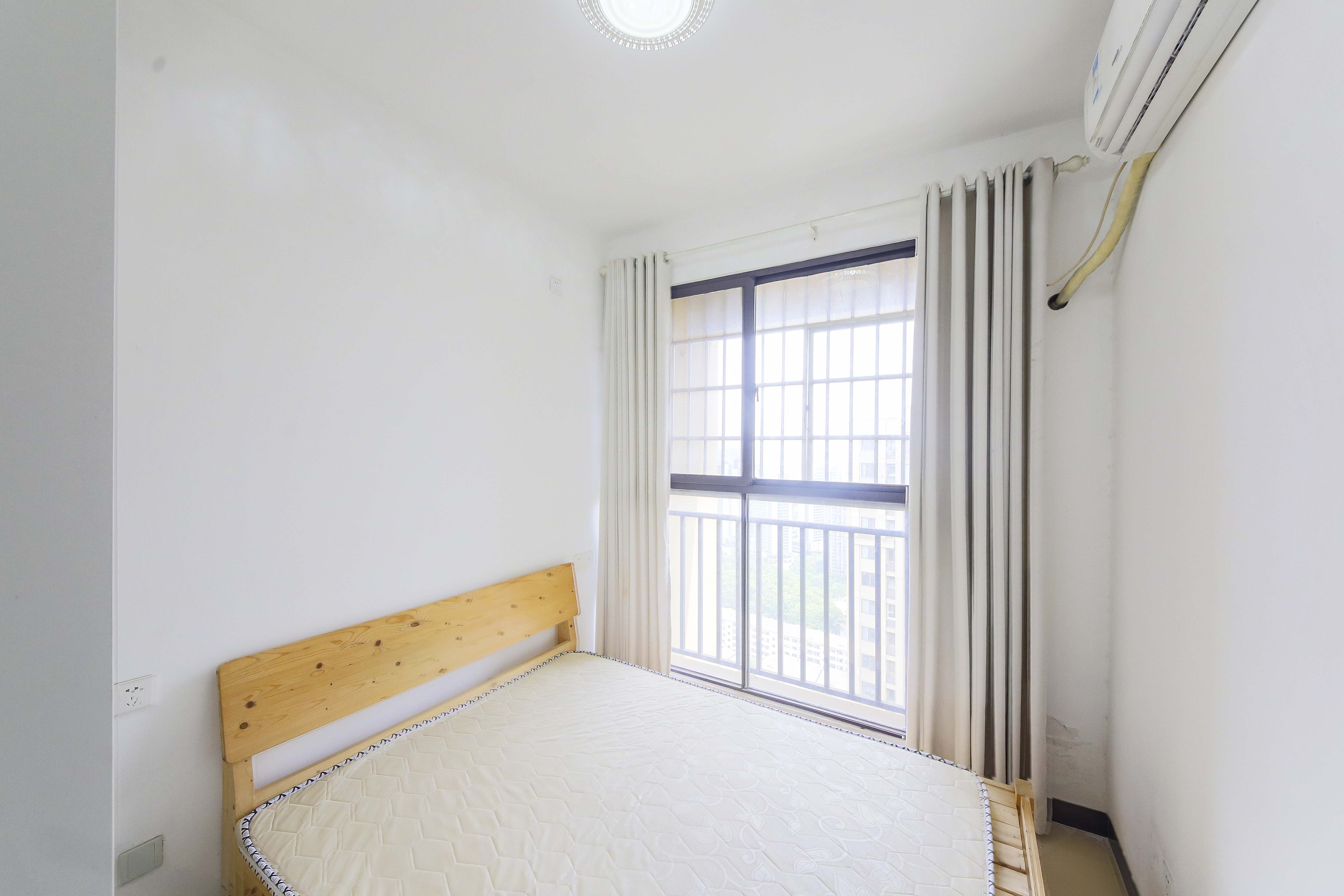 中建信和城  3室2厅1卫   122.60万卧室