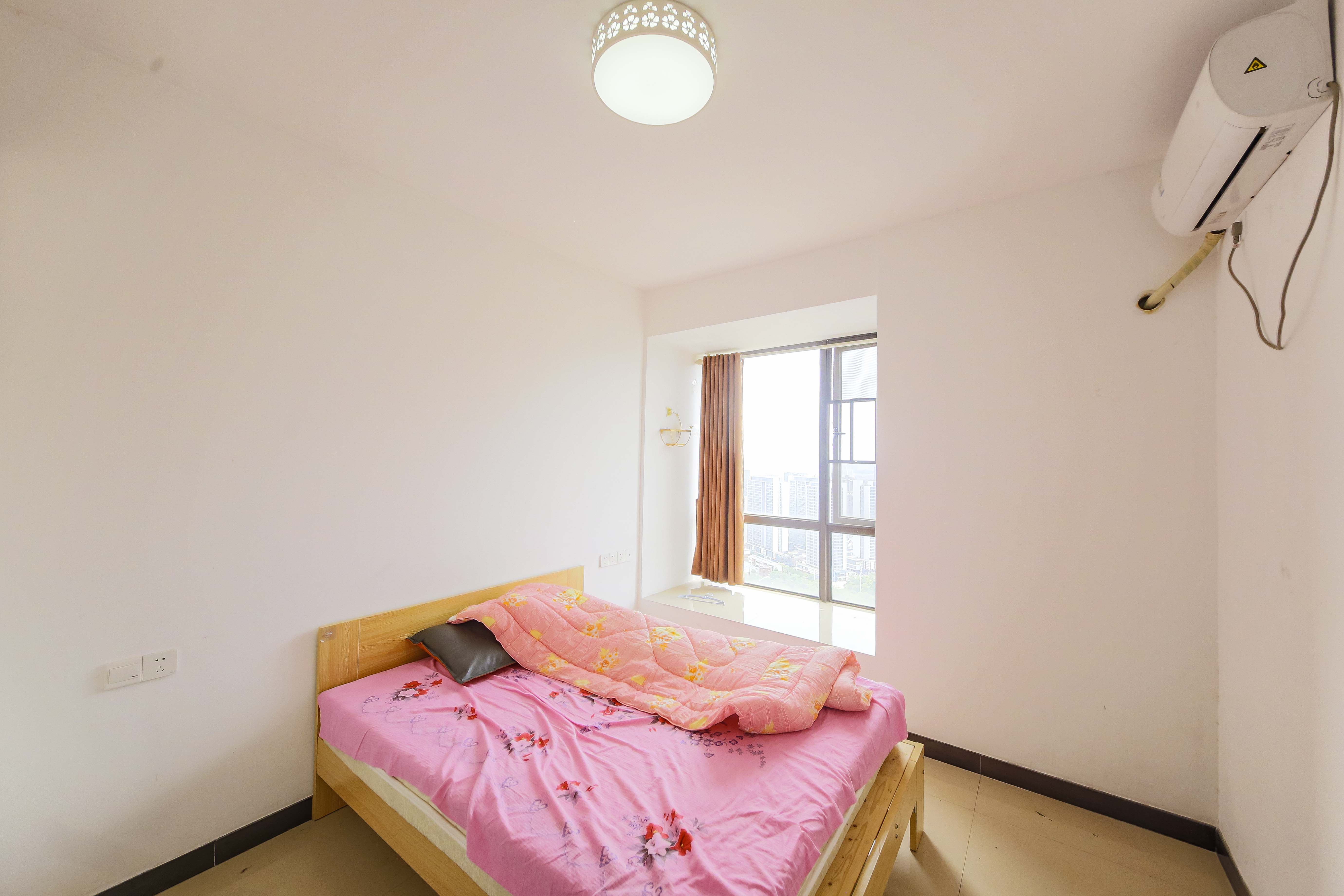 中建信和城  3室2厅1卫   122.60万卧室