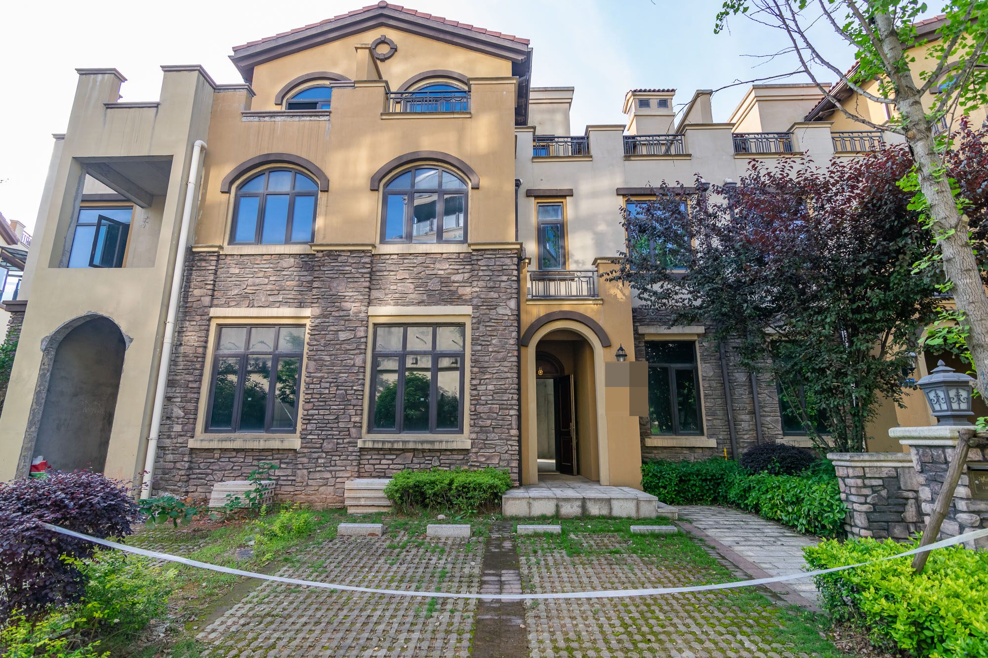 金地三千府(金地湖山樾、金地自在城)  5室2厅2卫    400.0万 金地三千府(金地湖山樾、金地自在城)  5室2厅2卫    400.0万其他