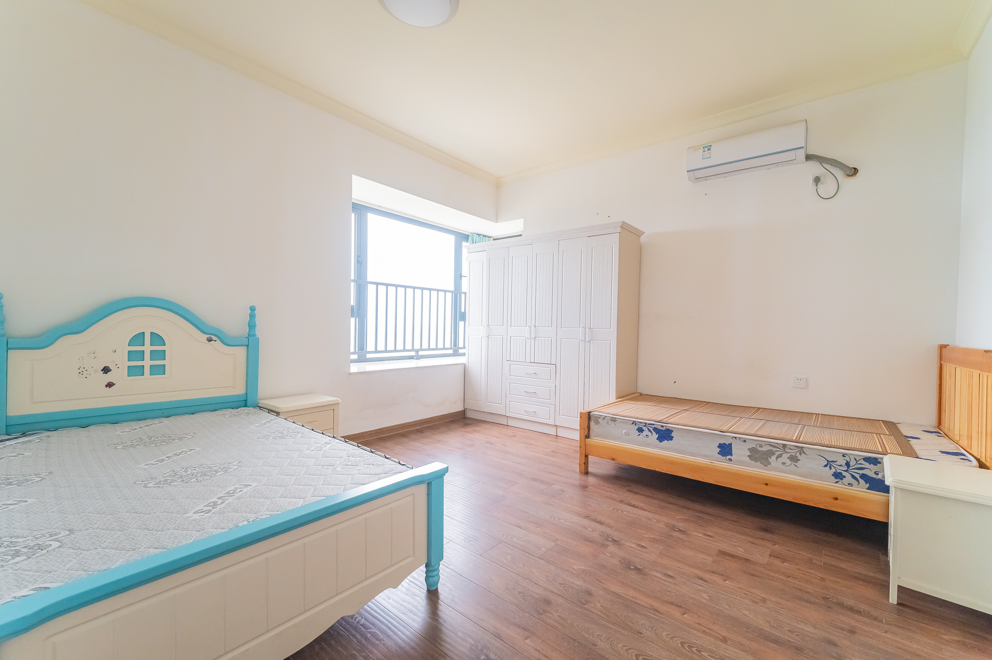 碧桂园威尼斯城 4室2厅2卫 120.5万 碧桂园威尼斯城 4室2厅2卫 120.5万卧室