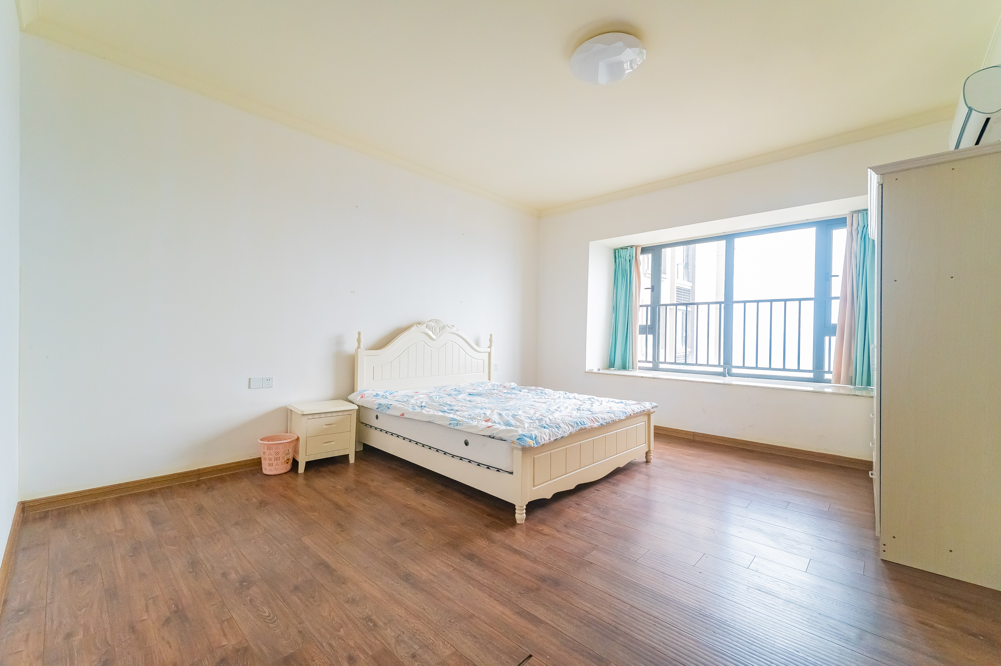 碧桂园威尼斯城 4室2厅2卫 120.5万 碧桂园威尼斯城 4室2厅2卫 120.5万卧室