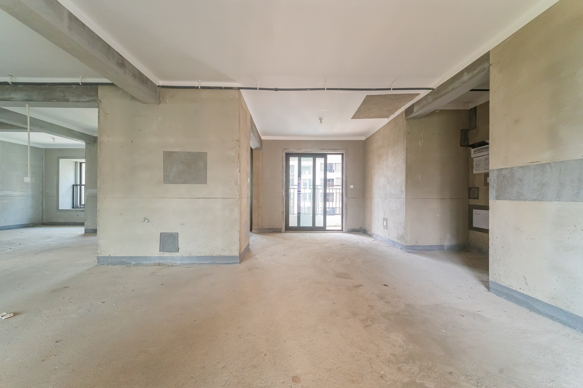 中交建发松雅院  4室2厅2卫   152.80万客厅