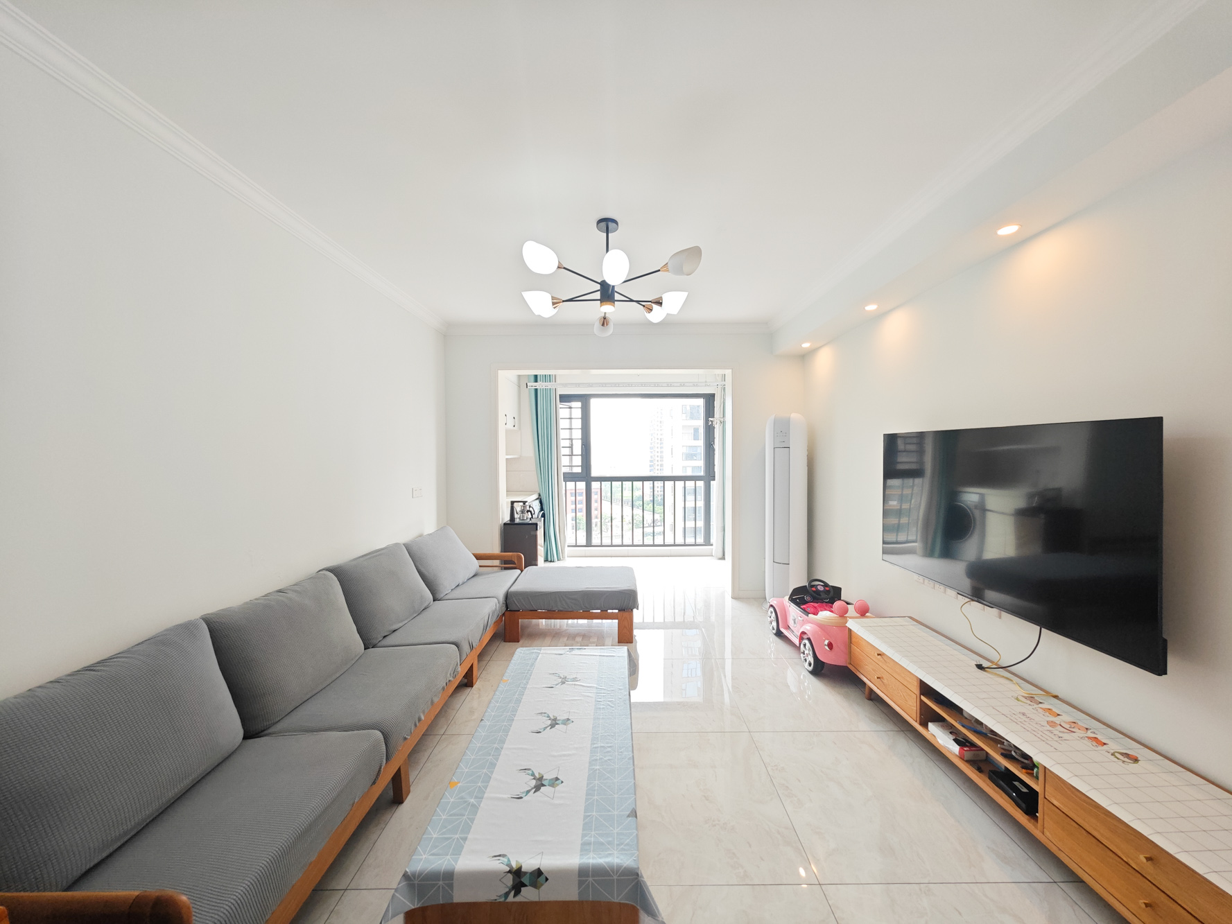 中建嘉和城  3室2厅2卫   105.00万客厅