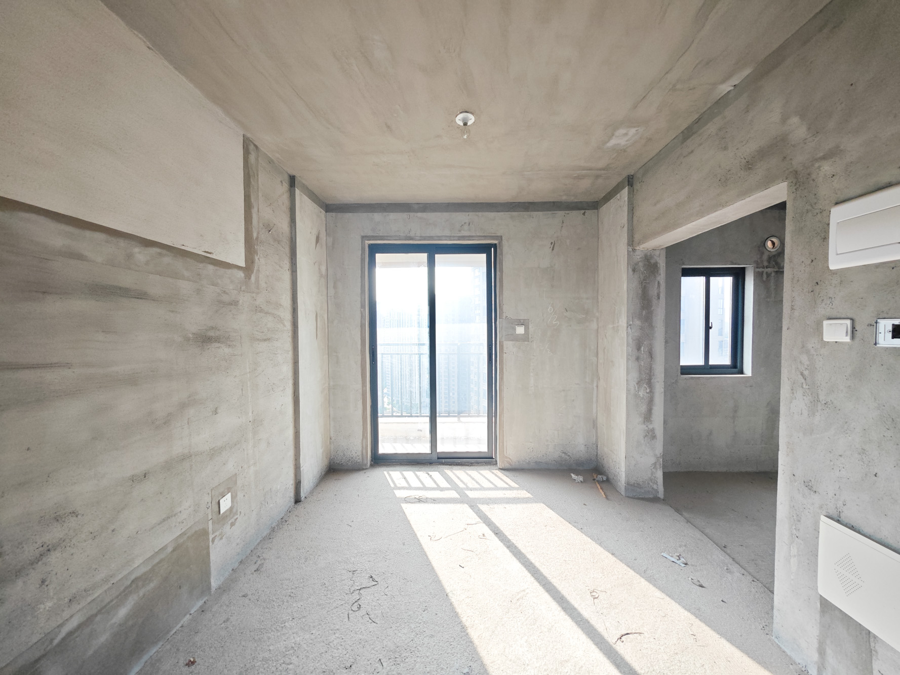 中建嘉和城  4室2厅2卫   155.00万客厅