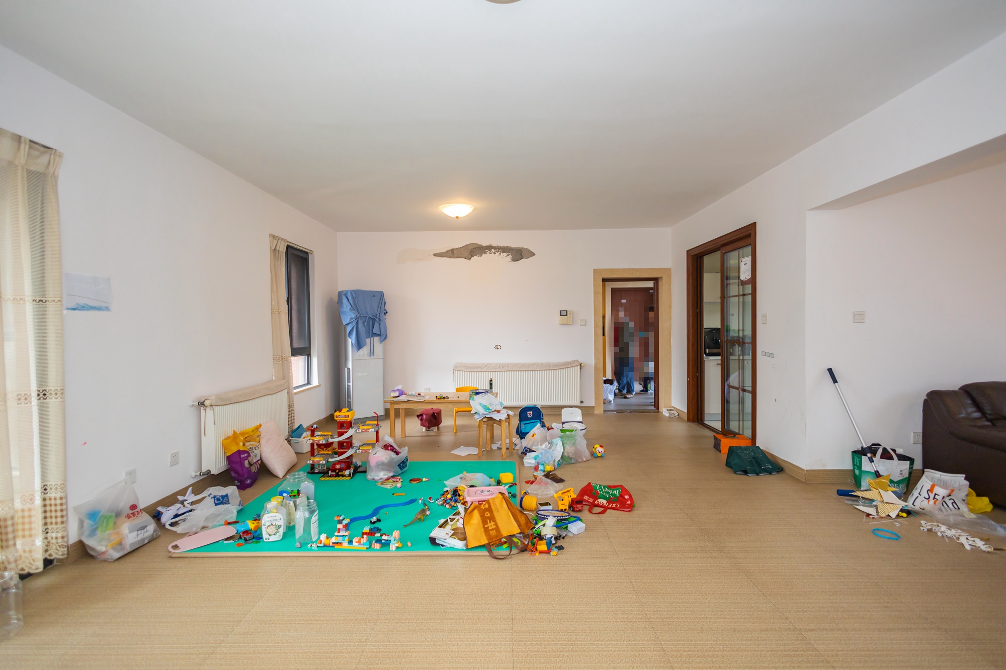 华润凤凰城二期 5室2厅2卫 119.0万 华润凤凰城二期 5室2厅2卫 119.0万客厅