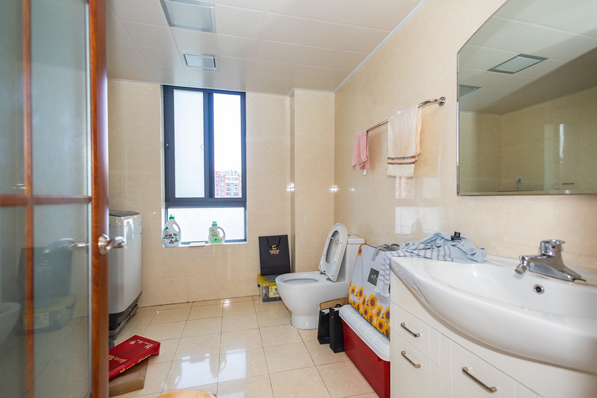 华润凤凰城二期 5室2厅2卫 119.0万 华润凤凰城二期 5室2厅2卫 119.0万卫生间