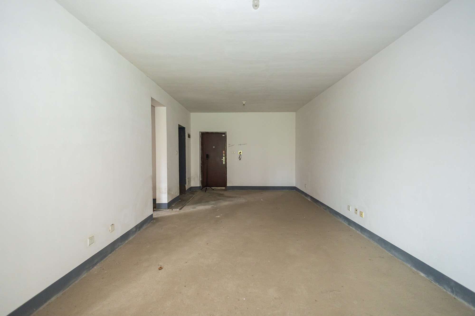 三一街区 2室2厅1卫 53.8万 三一街区 2室2厅1卫 53.8万客厅