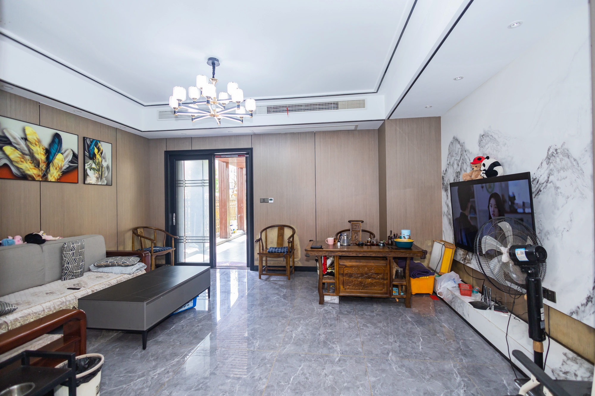 碧桂园威尼斯城  6室3厅5卫    375.0万 碧桂园威尼斯城  6室3厅5卫    375.0万客厅