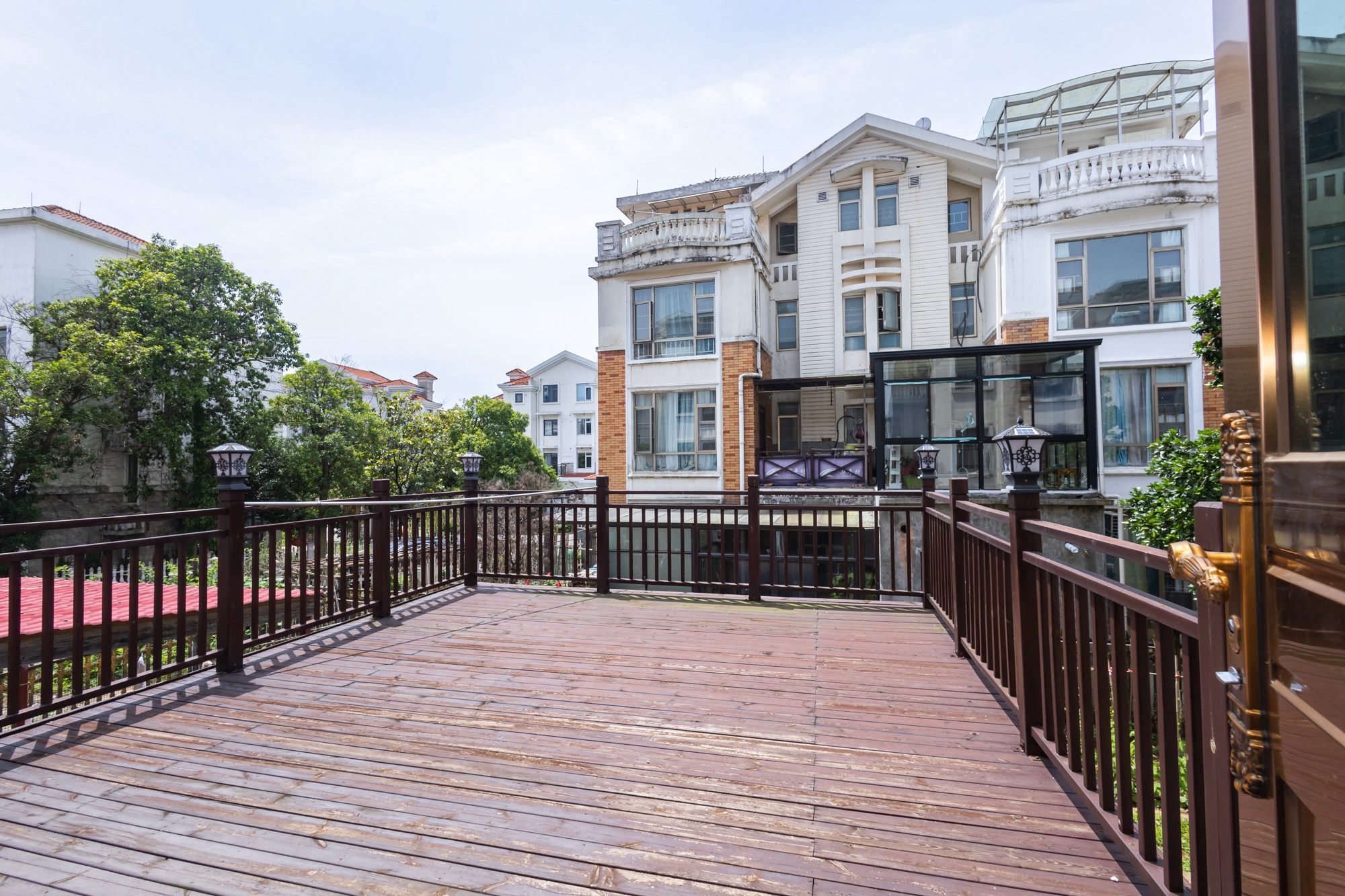 碧桂园威尼斯城  6室3厅5卫    375.0万 碧桂园威尼斯城  6室3厅5卫    375.0万阳台